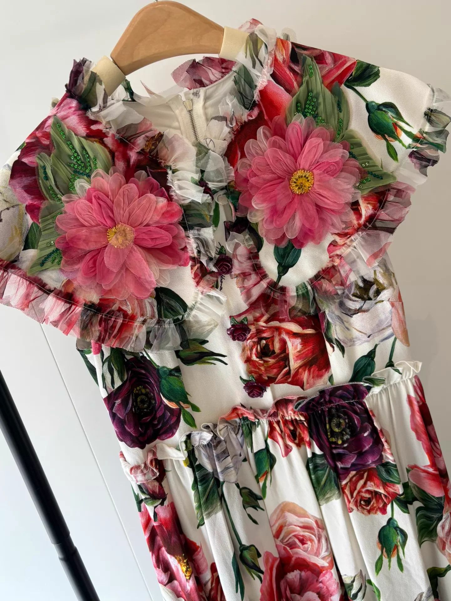Dolce & Gabbana DG Silk Blend 3D Floral Short Sleeve Dress 38 NWTS Size XS / US 0-2 / IT 36-38 - 2 Thumbnail