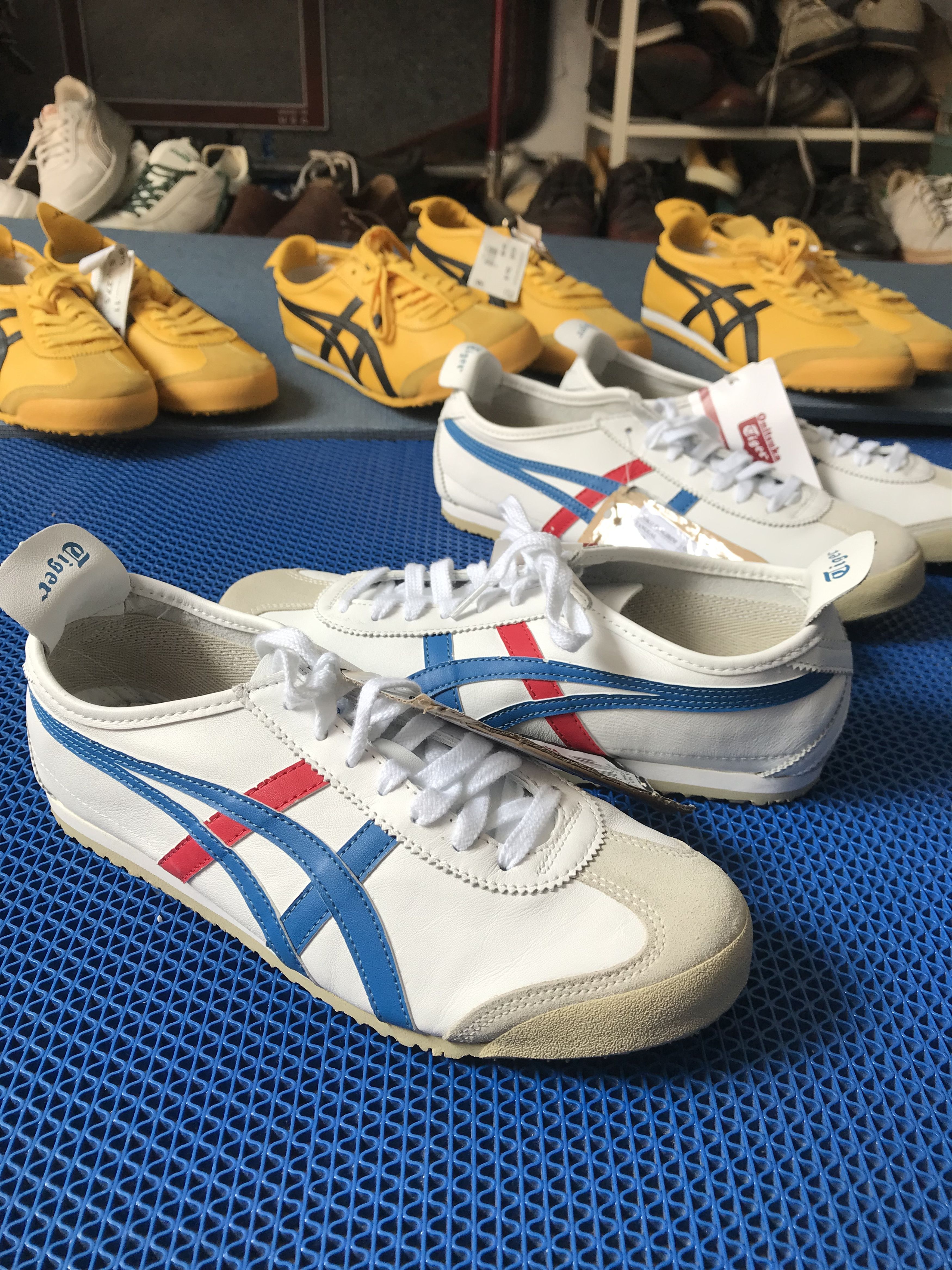 Onitsuka Tiger Onitsuka Tiger MEXICO 66 White Blue French Stripe Size US 8 / EU 41 - 2 Thumbnail