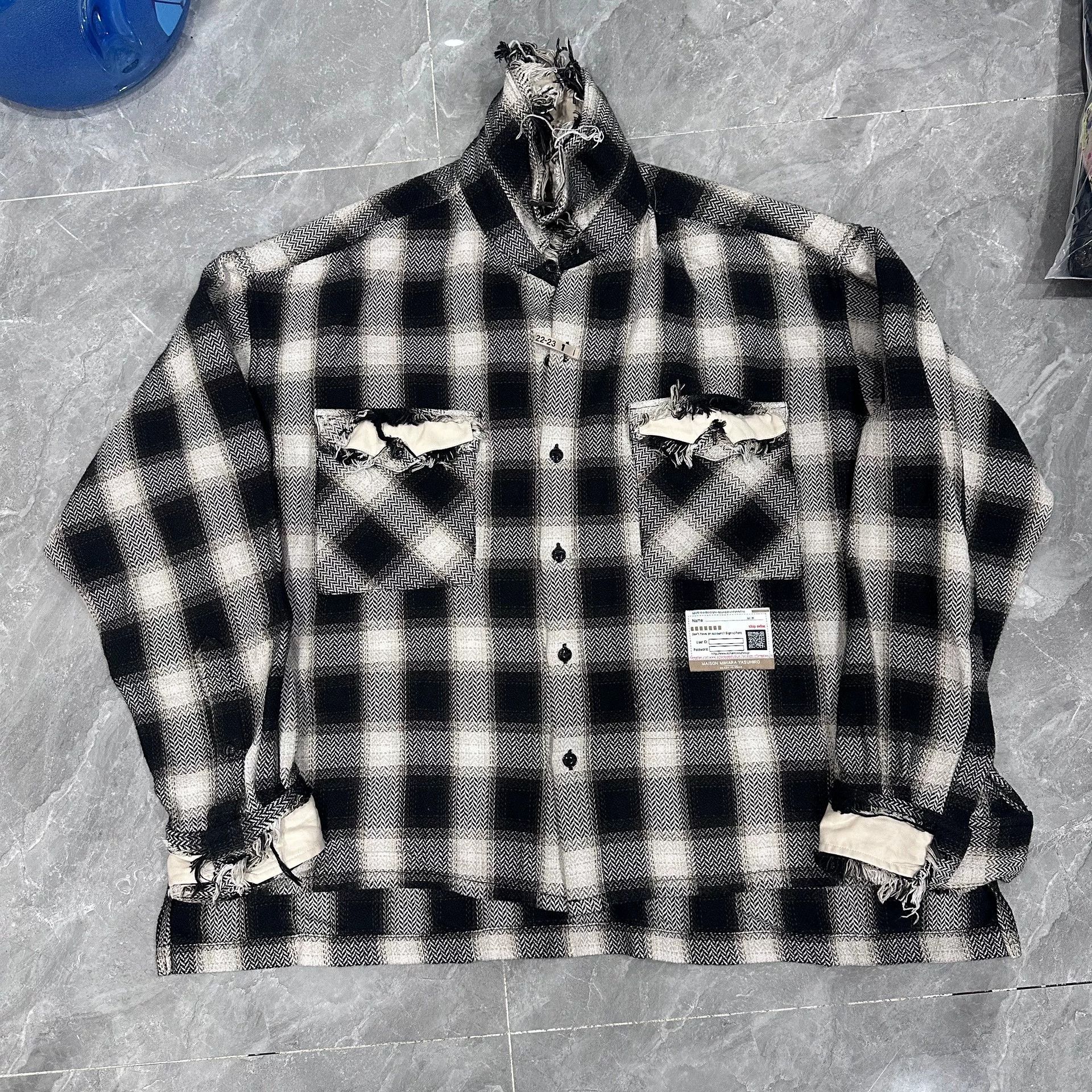 Maison MIHARA YASUHIRO Maison Mihara Yasuhiro Black and White Shirt Size US S / EU 44-46 / 1 - 1 Thumbnail