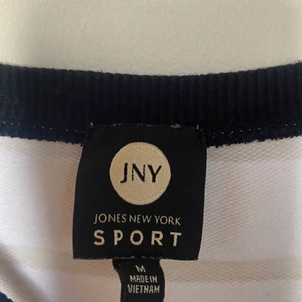 Jones New York Jones New York Sport Women’s Size M Striped Lightweight Top Size M / US 6-8 / IT 42-44 - 2 Thumbnail