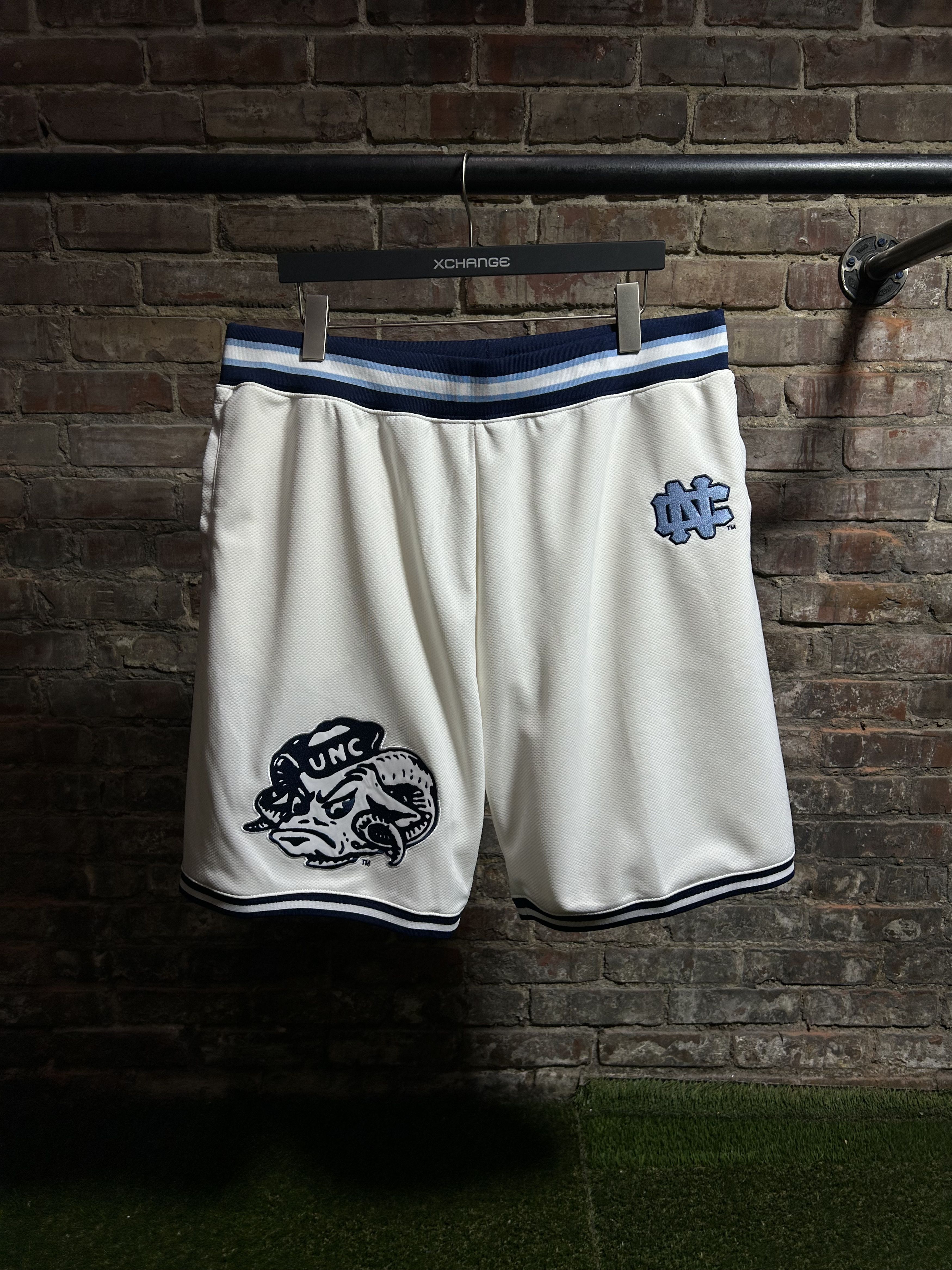 Mitchell & Ness × NCAA × Supreme Supreme x Mitchell & Ness UNC Basketball Shorts Size US 38 / EU 54 - 1 Thumbnail