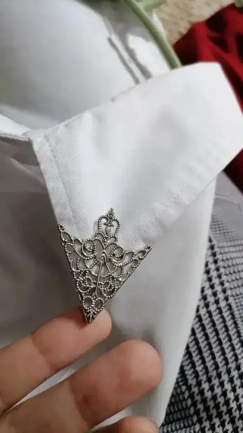 Other Vintage Silver Triangle Collar Pin Brooch Size ONE SIZE - 3 Thumbnail