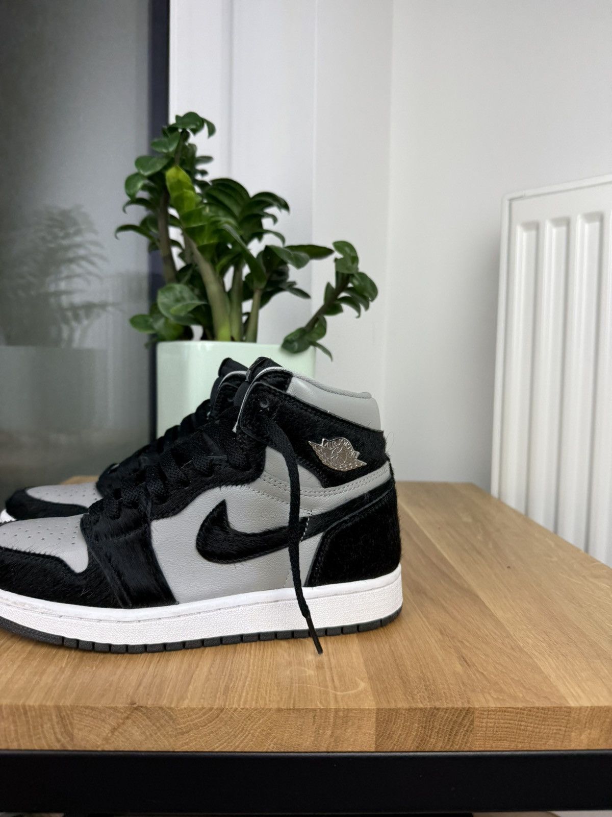 Jordan Brand Jordan 1 Shadow Gray Black shoes Size US 5 / EU 37 - 2 Thumbnail