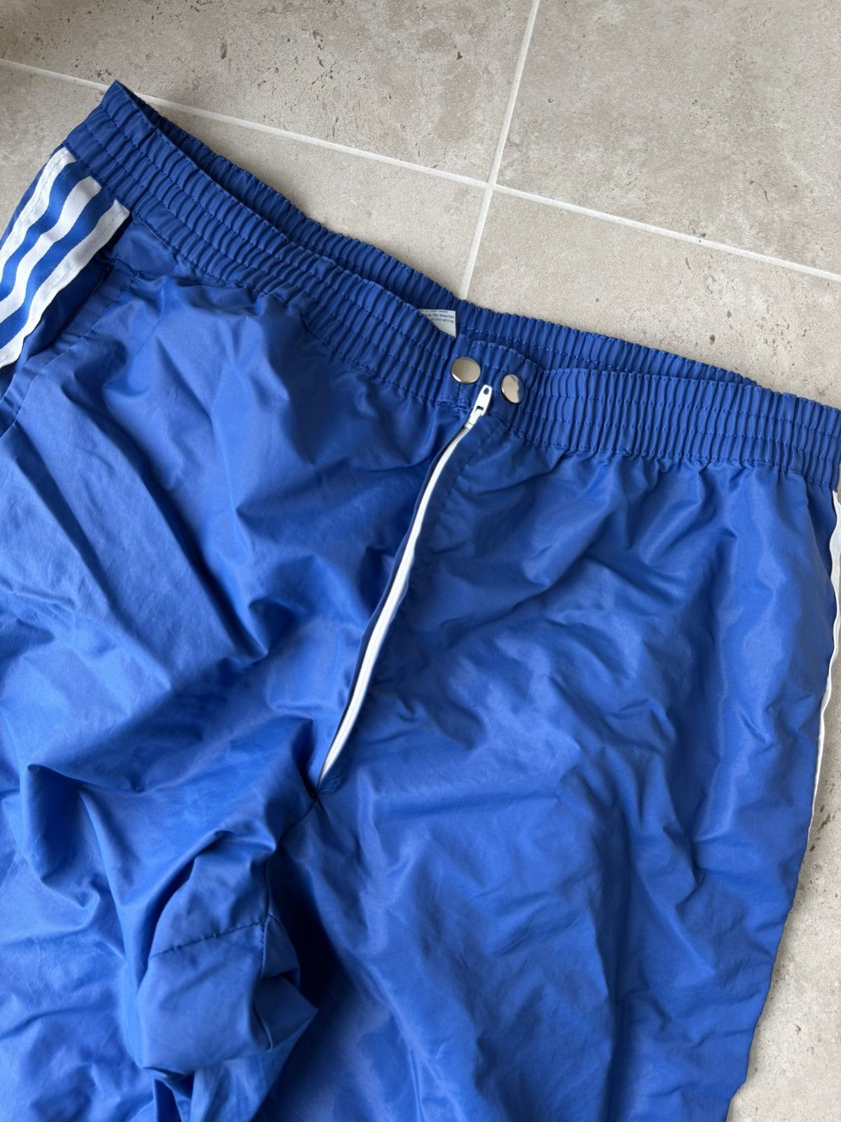 Adidas Vintage Adidas Nylon Pants Size M Size US 32 / EU 48 - 3 Thumbnail