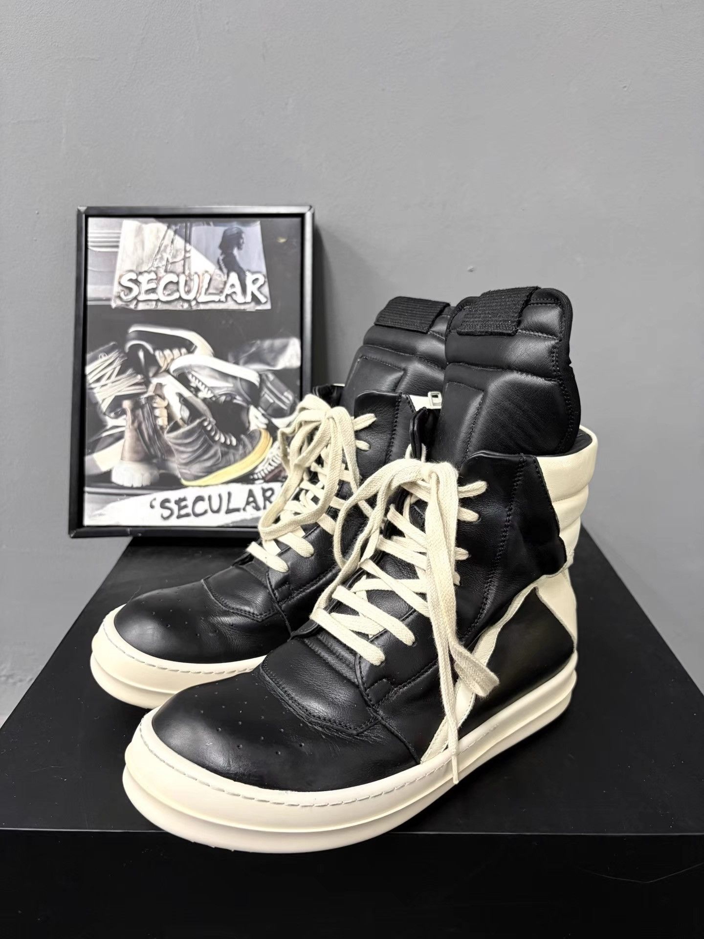 Rick Owens Rick Owens Black White Triangle High-Tops K34 Size US 7 / IT 37 - 1 Thumbnail