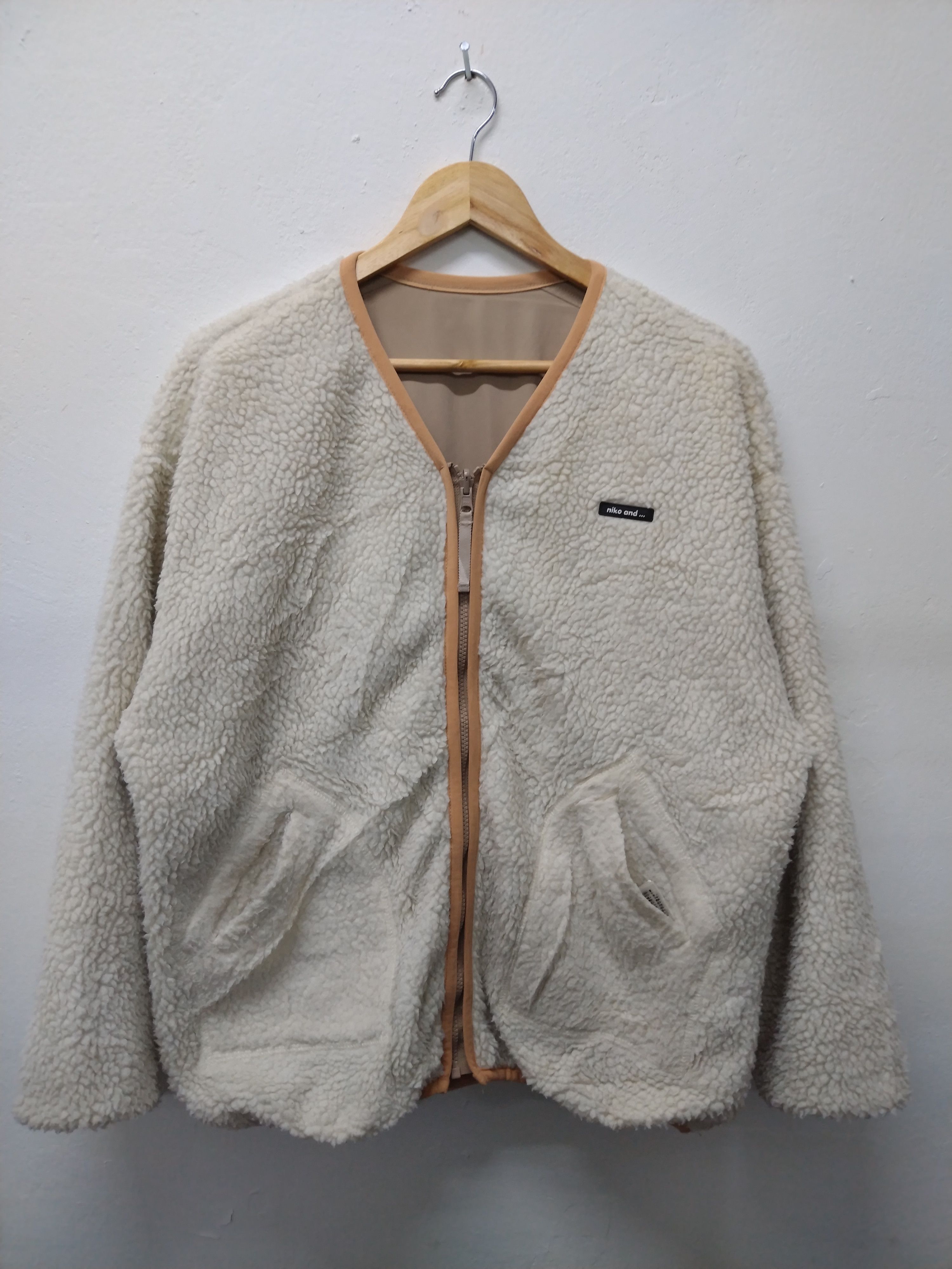 image of Outdoor Style Go Out Reversible Niko And... Fleech & Windbreaker Lightjacket in Cream/Brown /Grey (