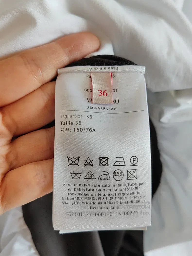 Valentino Valentino The white shirt star is the same style Size XS / US 0-2 / IT 36-38 - 7 Thumbnail