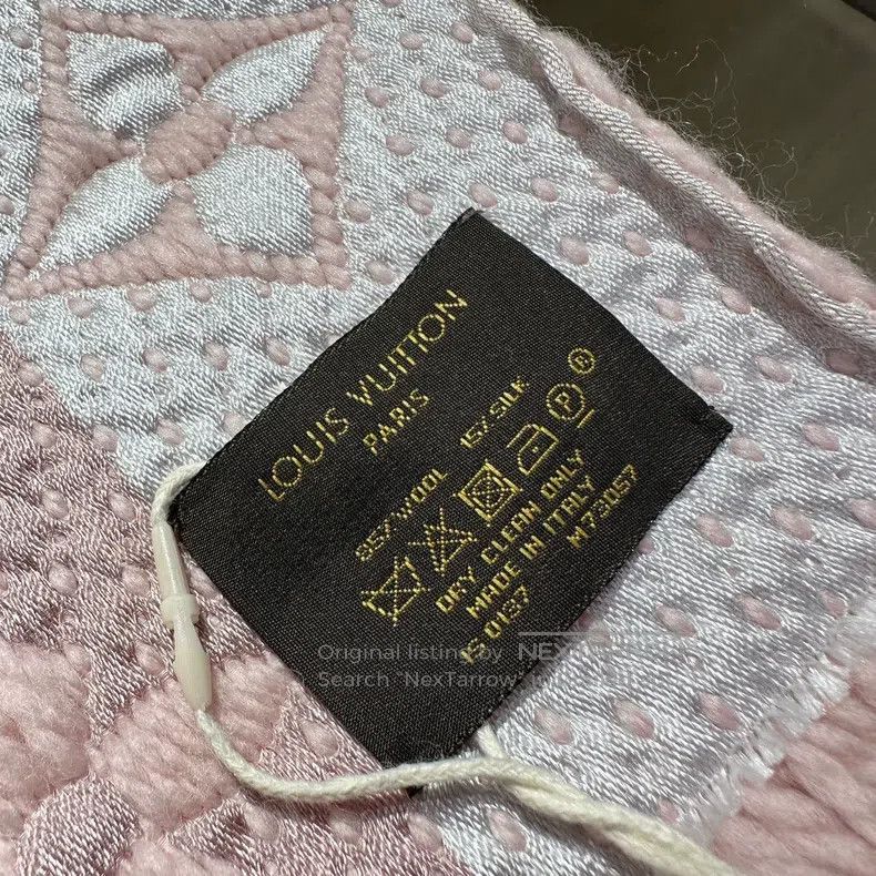 Louis Vuitton Louis Vuitton Full logo pink silver fringe scarf Size ONE SIZE - 3 Thumbnail