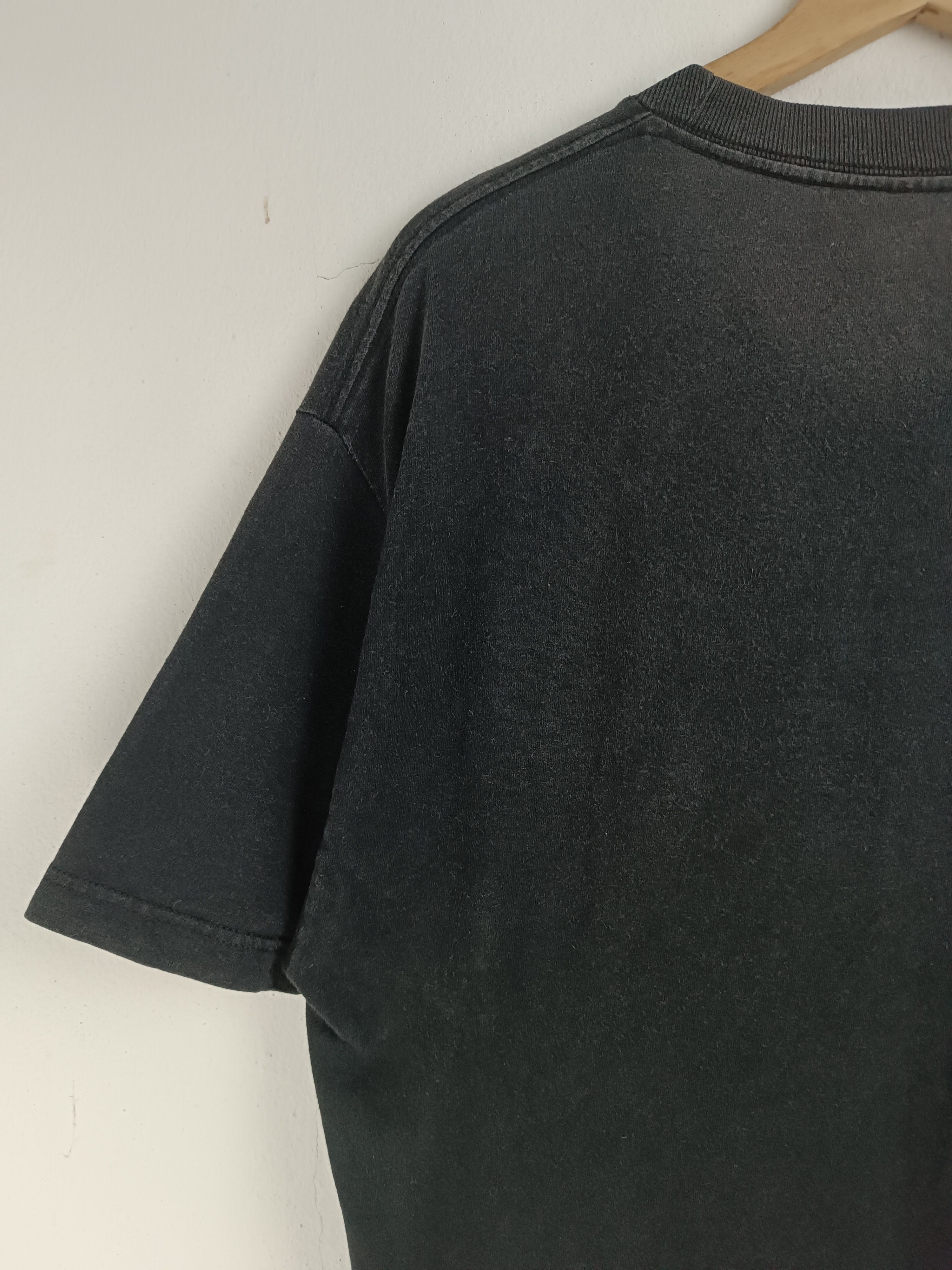 Diamond Supply Co. THRASHED FADED DIAMOND SUPPLY CO FINGER TEE VERY RARE Size US L / EU 52-54 / 3 - 14 Thumbnail