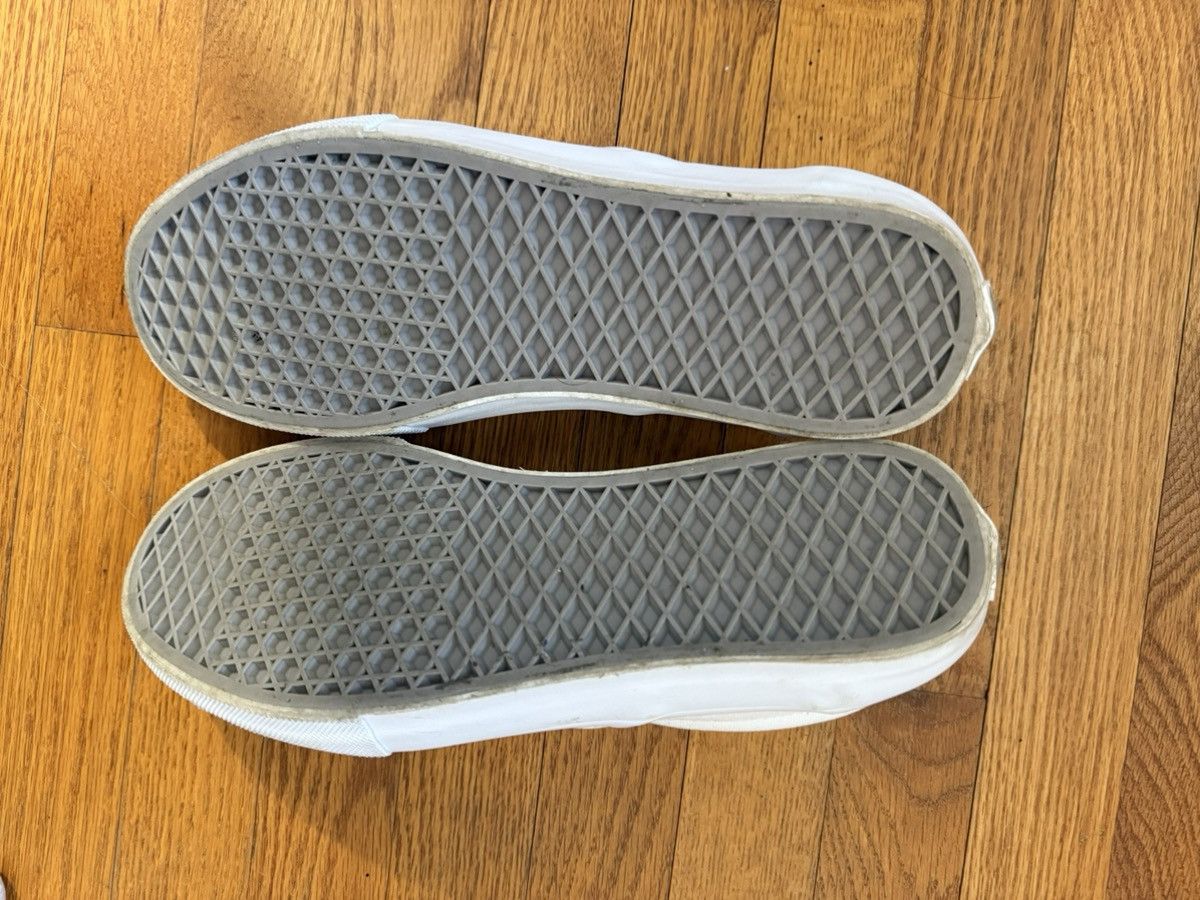 Vans Vans white slip ons Size US 10.5 / EU 43-44 - 4 Thumbnail