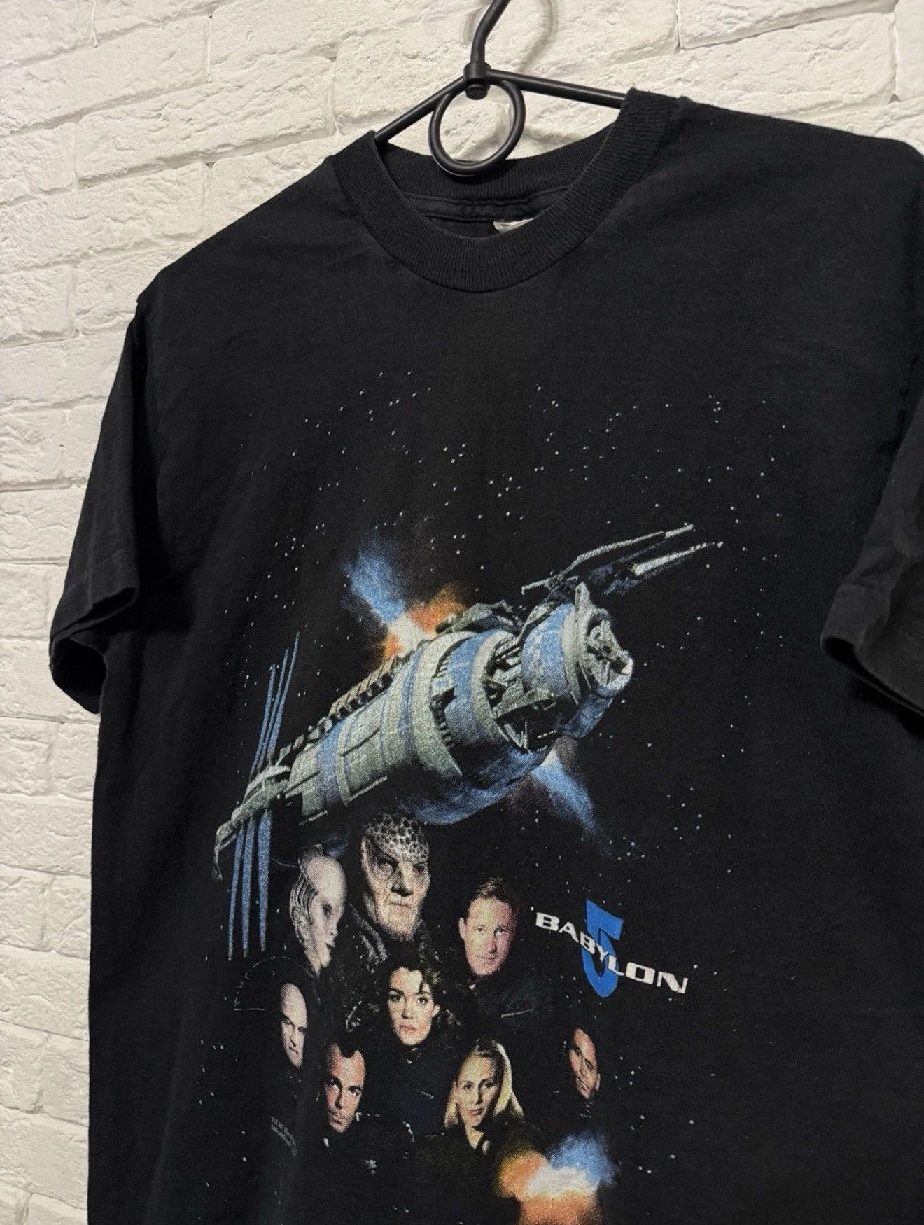 Fruit Of The Loom Vintage Babylon 5 Promo T-shirt 1994 USA Made Sz M Size US M / EU 48-50 / 2 - 2 Thumbnail