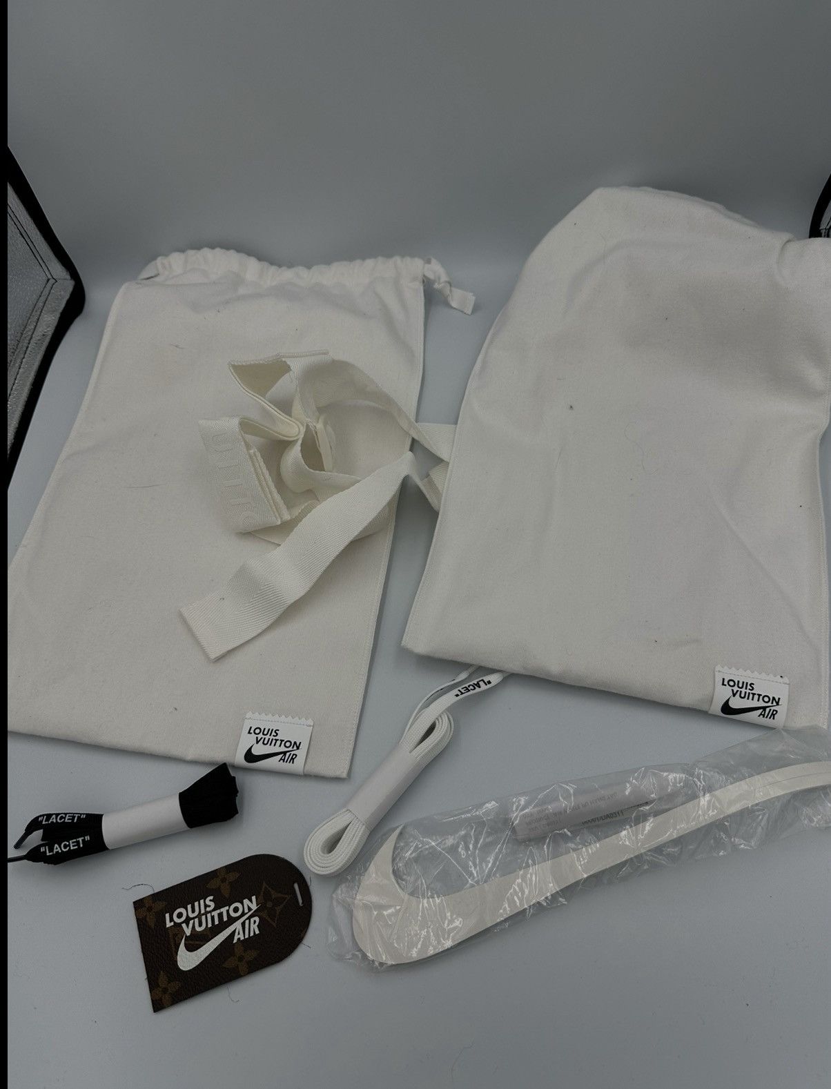 Louis Vuitton Louis Vuitton x Nike Air Force Size US 8 / EU 41 - 18 Thumbnail