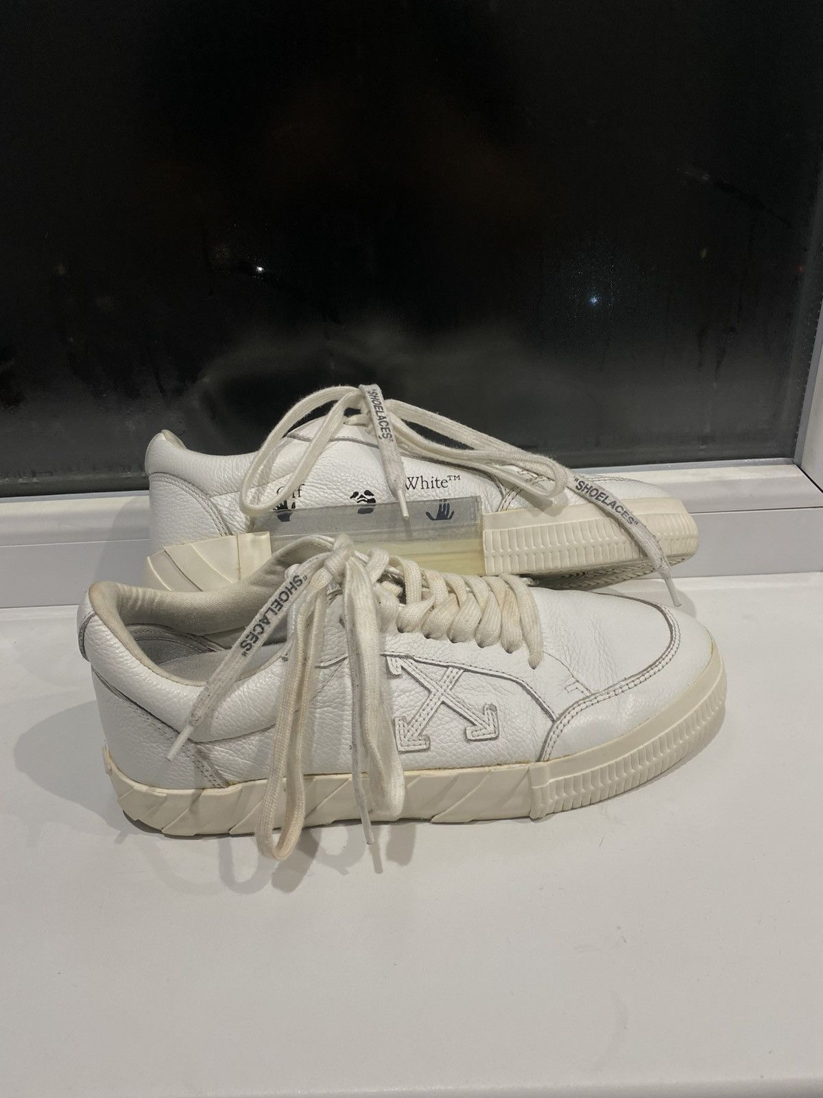 Off-White Off-White Vulc Low Leather White Size 41 Size US 7.5 / EU 40-41 - 1 Thumbnail