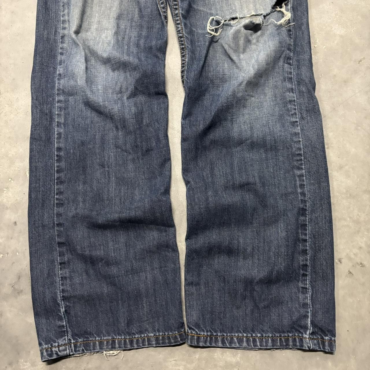 Levi's × Vintage Crazy Vintage Y2K/2000s Grunge Faded Dark Wash Levi’s Distressed Denim Jeans! Size US 32 / EU 48 - 6 Thumbnail