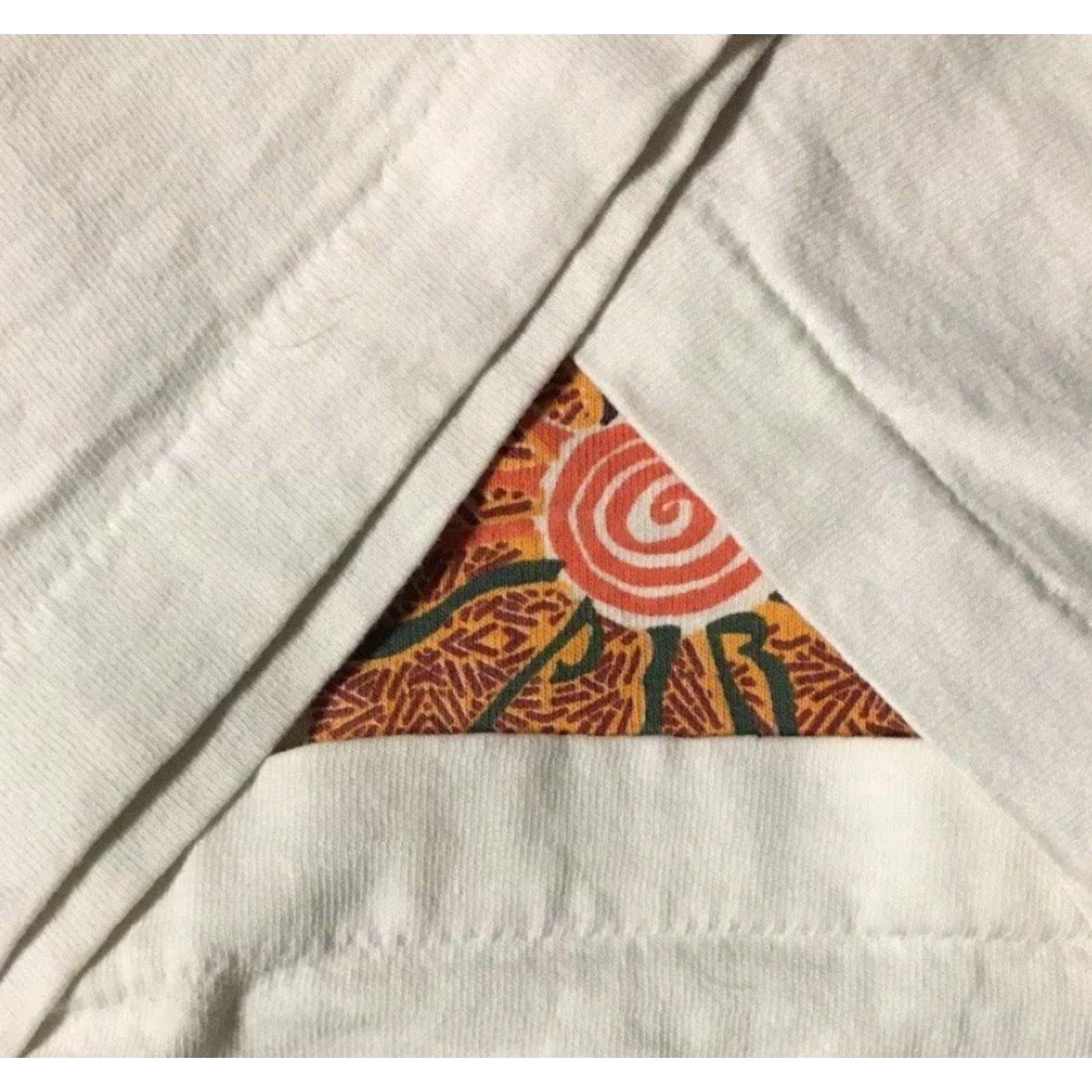 Vintage VINTAGE 90s Best On The Block Volleyball Faded Shirt XL White Men Short Sleeve T-Shirt Grunge Abstract School Track & Field USA Size US XL / EU 56 / 4 - 5 Thumbnail