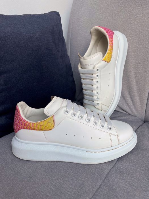 Alexander McQueen Alexander McQueen Oversized Sneaker Paint Dipped