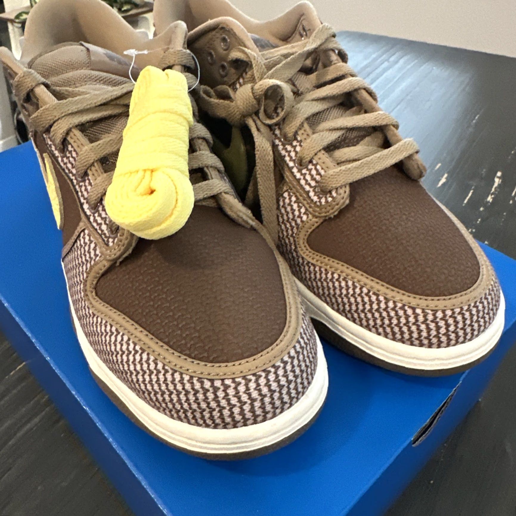 Nike Nike Undefeated x Dunk Low SP Sneakers Mens 10.5 Canteen DH3061-200 Urban Casual Athletic Shoes Size US 10 / EU 43 - 3 Thumbnail