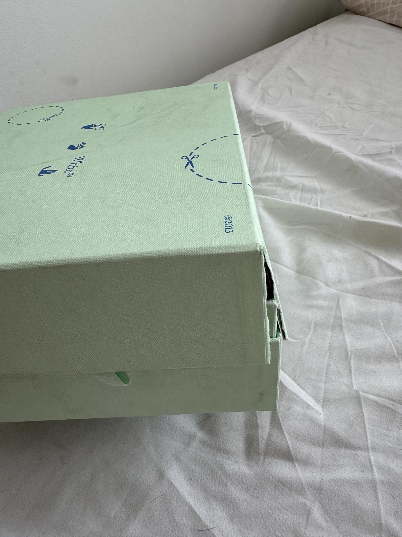 Off-White Off White Burrow 22 blue bag. Great condition Size ONE SIZE - 2 Thumbnail