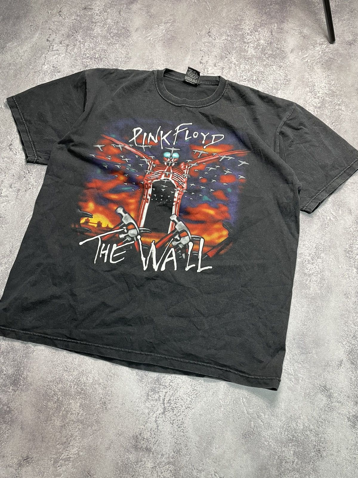 Pink Floyd OG Archive Vtg Y2K Pink Floyd The Wall Tee Shirt XL Size US XL / EU 56 / 4 - 4 Thumbnail