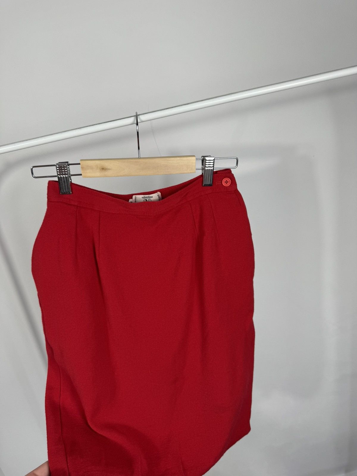 Valentino Vintage Valentino Studio Red Wool Pencil Midi Skirt Size 26" / US 2 / IT 38 - 4 Thumbnail