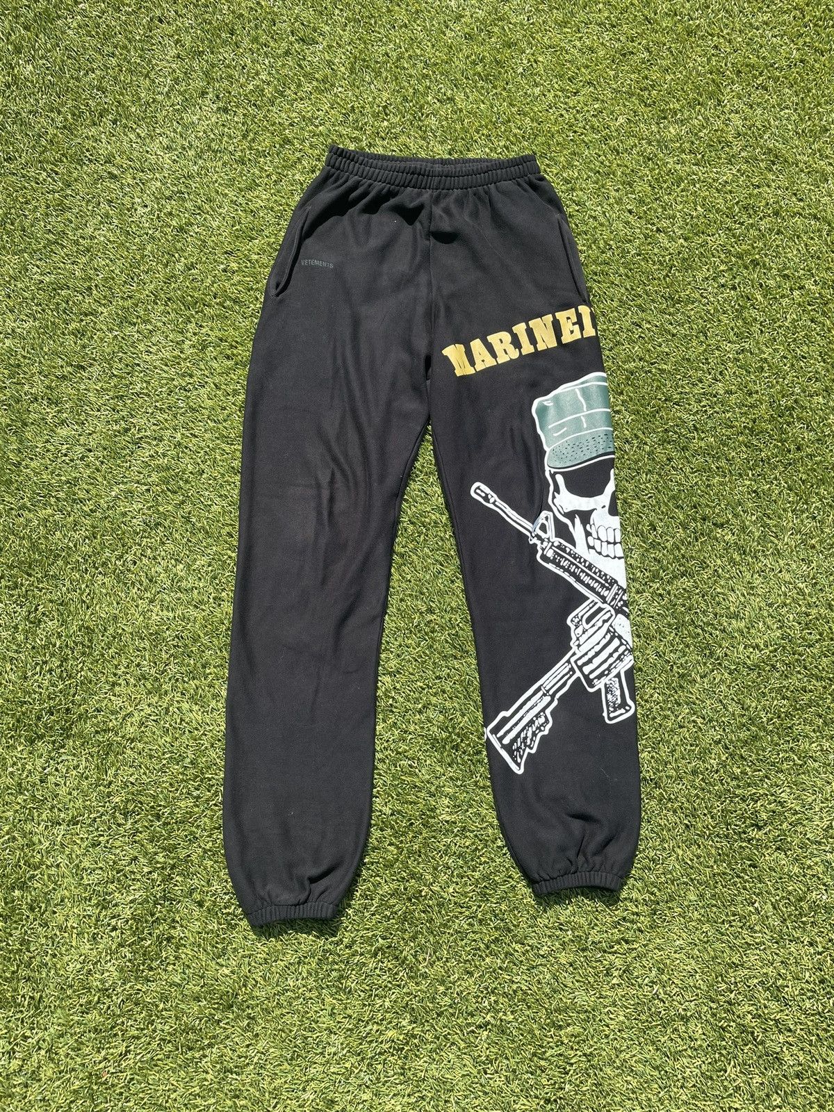 Vetements SS19 Vetements Marine Infantries Assault Rifle Set Size US M / EU 48-50 / 2 - 10 Thumbnail