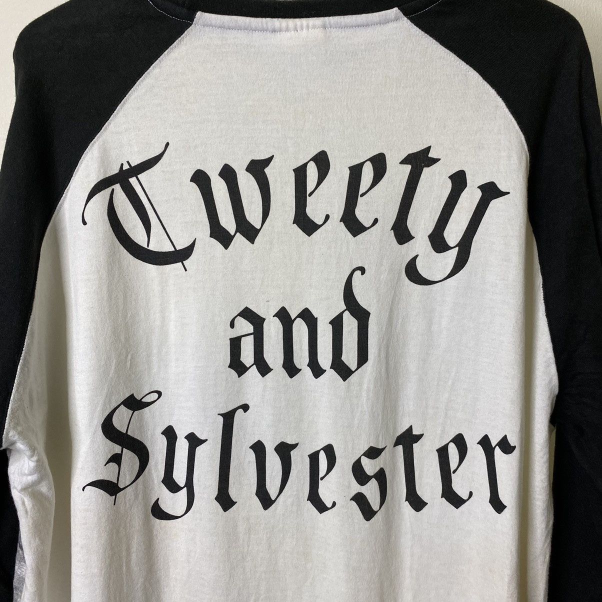 Cartoon Network × Vintage × Warner Bros 2000s Looney Tunes Sylvester & Tweety Overprint LS Tee Size US XL / EU 56 / 4 - 6 Thumbnail
