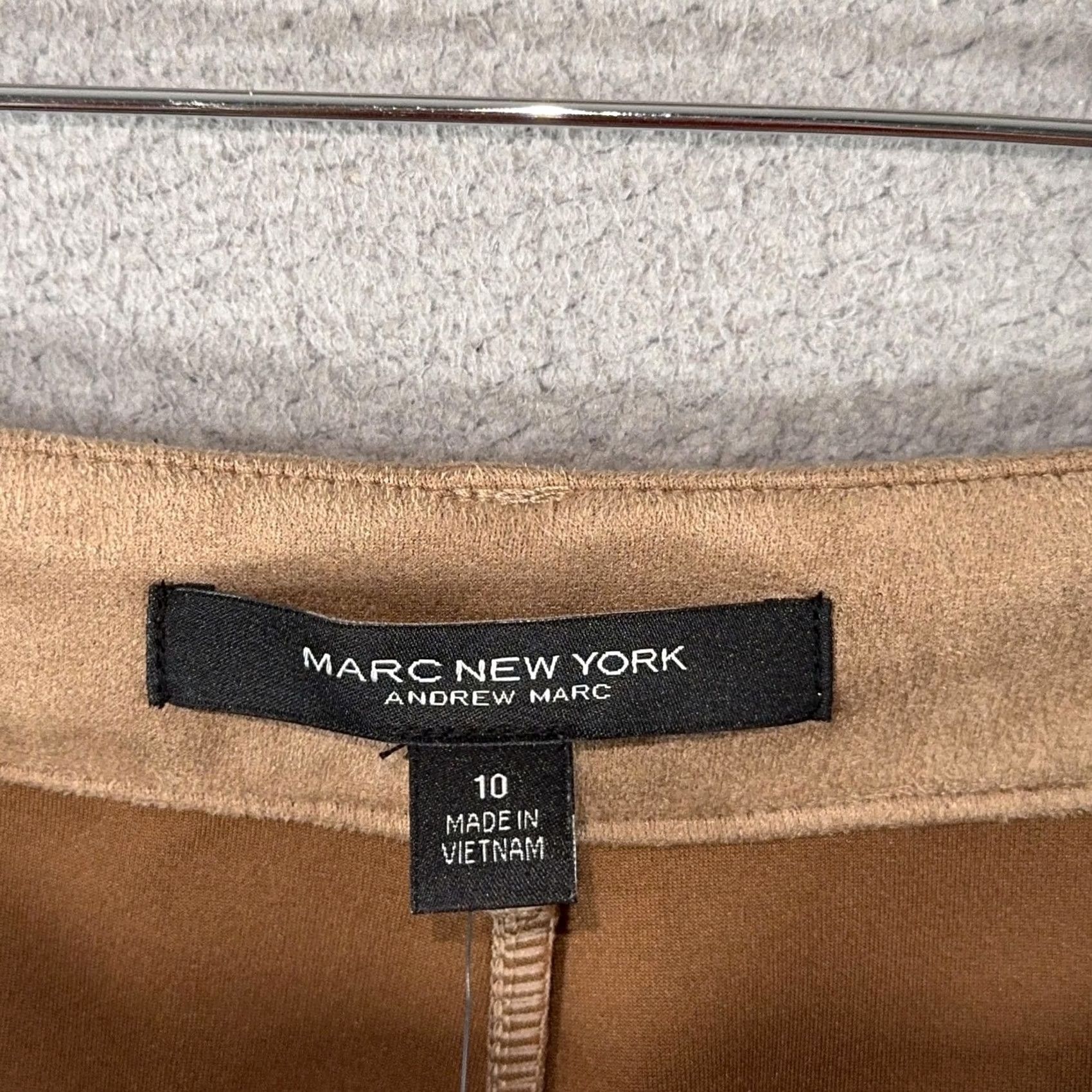 Vintage Marc New York Andrew Marc Cropped Pants 10 Brown Microfiber Stretch Pockets Zipper Button Relaxed Womens 24 Inseam Fall Casual Business Size 32" / US 10 / IT 46 - 3 Thumbnail