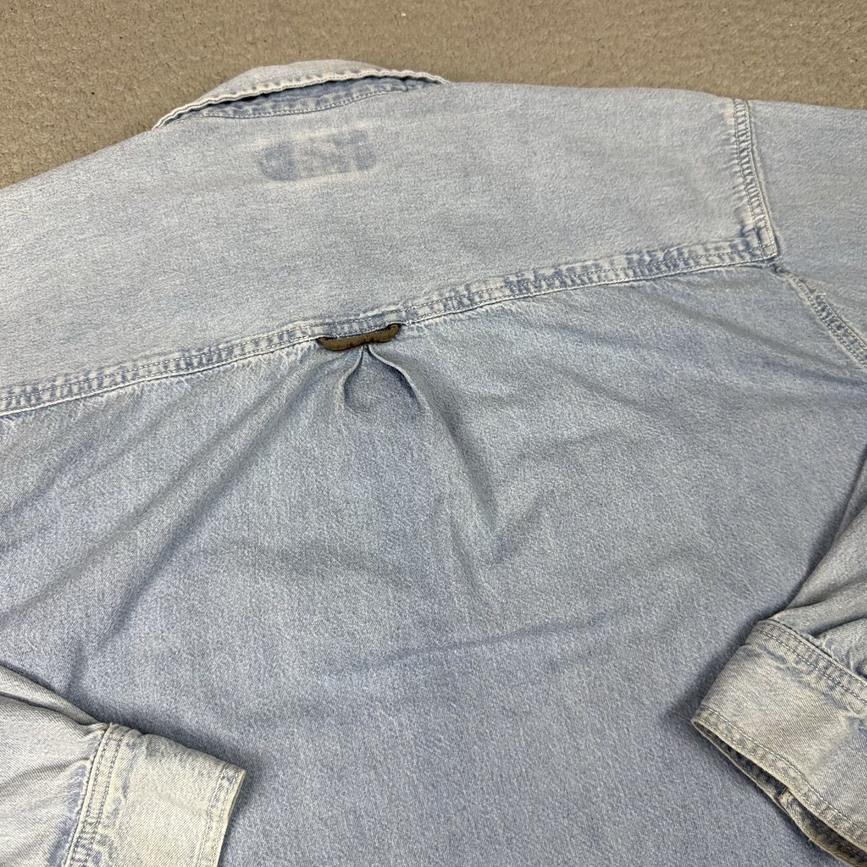 Marlboro VINTAGE Marlboro Country Store Shirt Adult L Denim Long Sleeve Button Pocket Distressed 90s Cowboy Men L Blue Cotton Denim Accessories: Pleated Logo Size US L / EU 52-54 / 3 - 5 Thumbnail