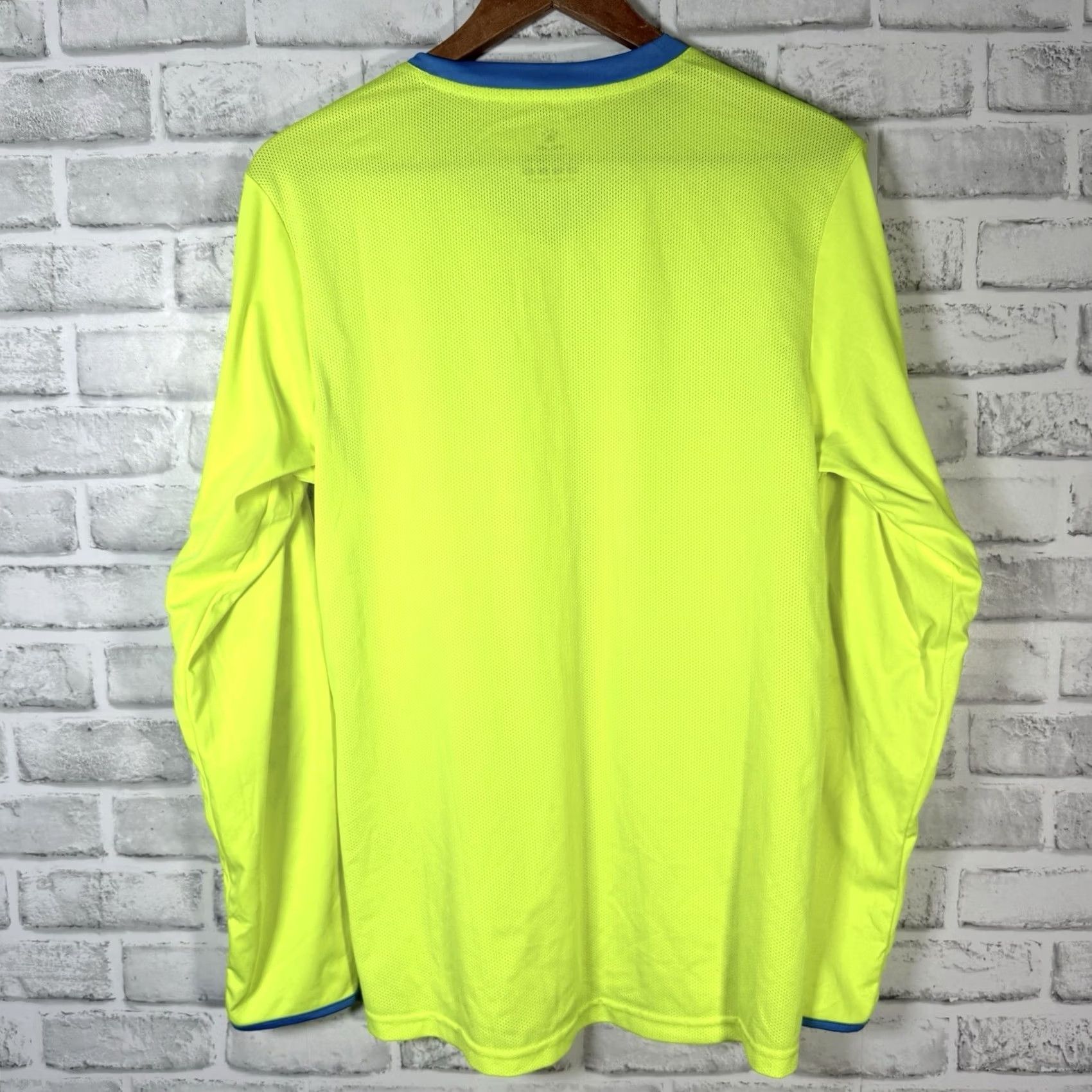 Vintage Kelme Neon V-Neck Athletic Padded Long Sleeve Soccer Shirt Mens Size S Yellow T-Shirt Sports Shirt Nike Size US S / EU 44-46 / 1 - 5 Thumbnail