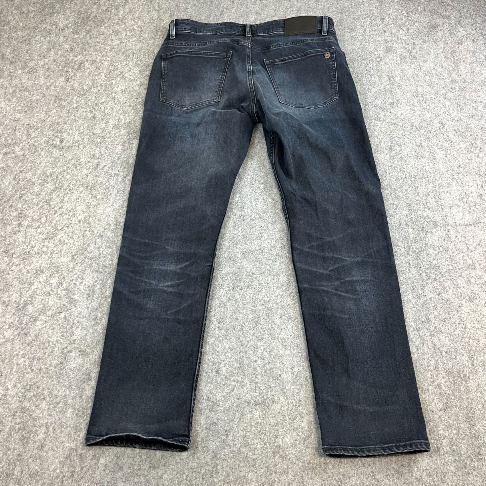 Hugo Boss HUGO BOSS Jeans Slim Fit 32 Dark Wash Blue Soft Motion Stretch Delaware Men 5-Pocket Denim Tapered Slim XS? Size US 32 / EU 48 - 2 Thumbnail