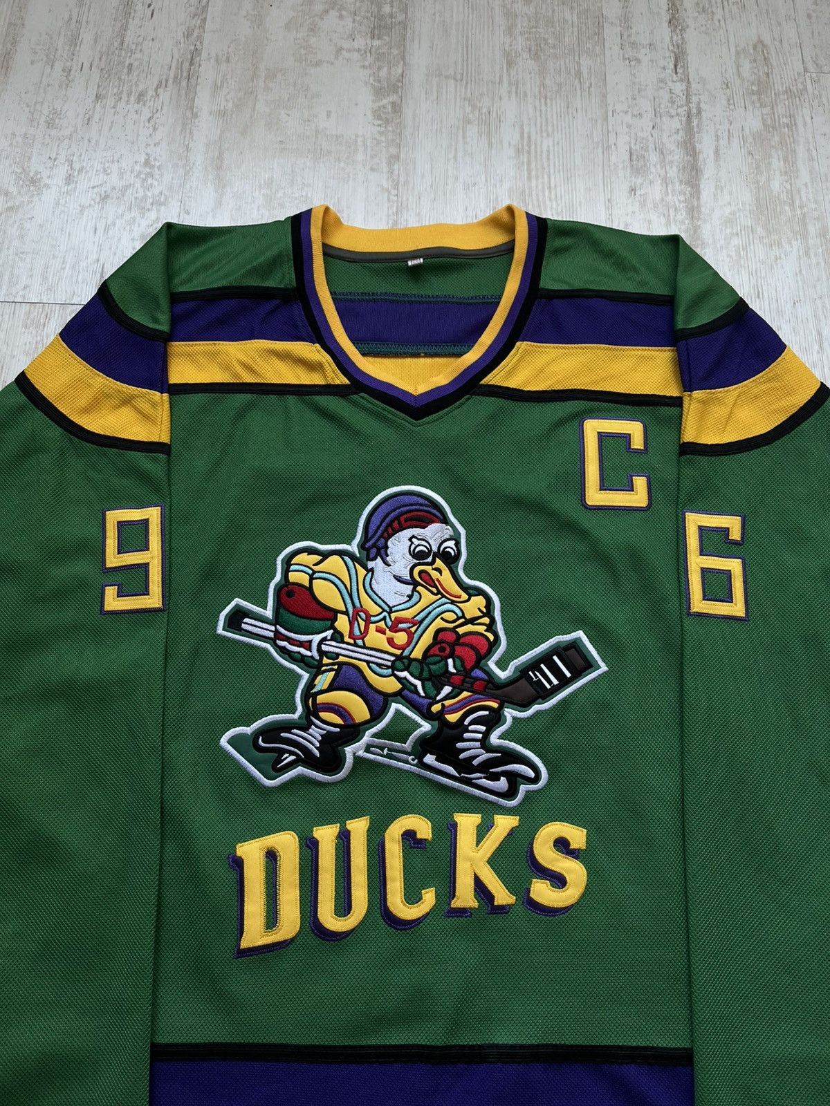 Disney × NHL × Vintage Vintage 90s The Mighty Ducks Charlie Conway #96 NHL Jersey Size US XL / EU 56 / 4 - 2 Thumbnail