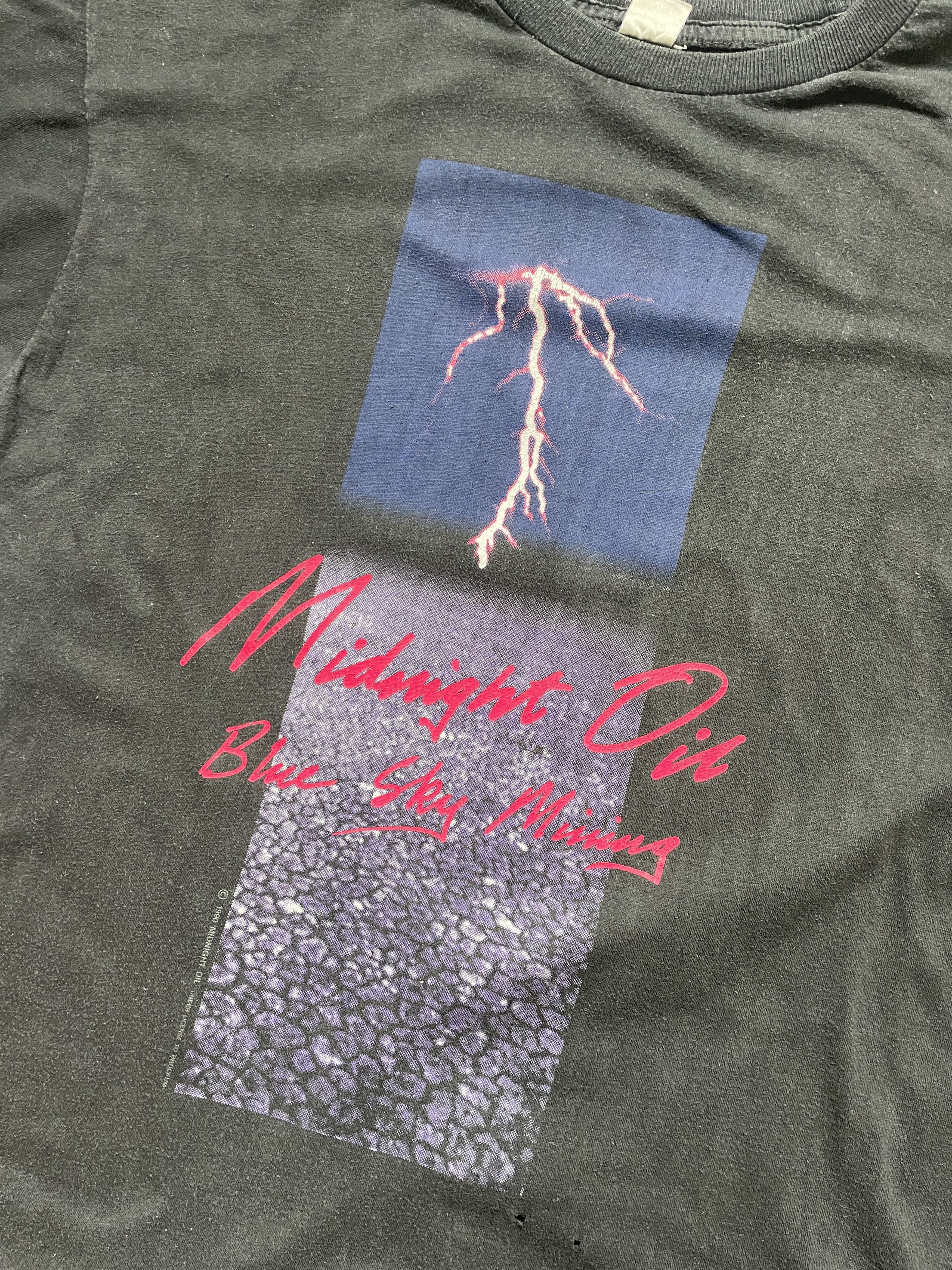 Band Tees VINTAGE 1990 MIDNIGHT OIL BLUE SKY MINING BLACK WASHED TEE Size US L / EU 52-54 / 3 - 2 Thumbnail