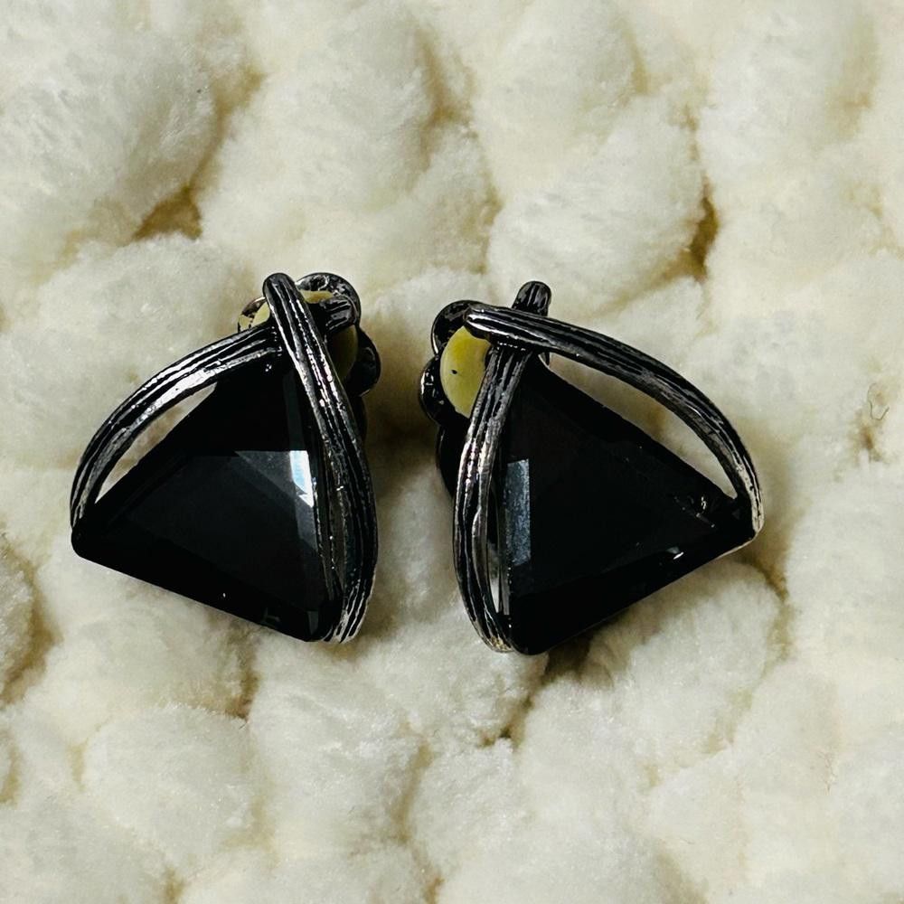 Designer Vintage Black Clip-on Earrings Size ONE SIZE - 1 Thumbnail
