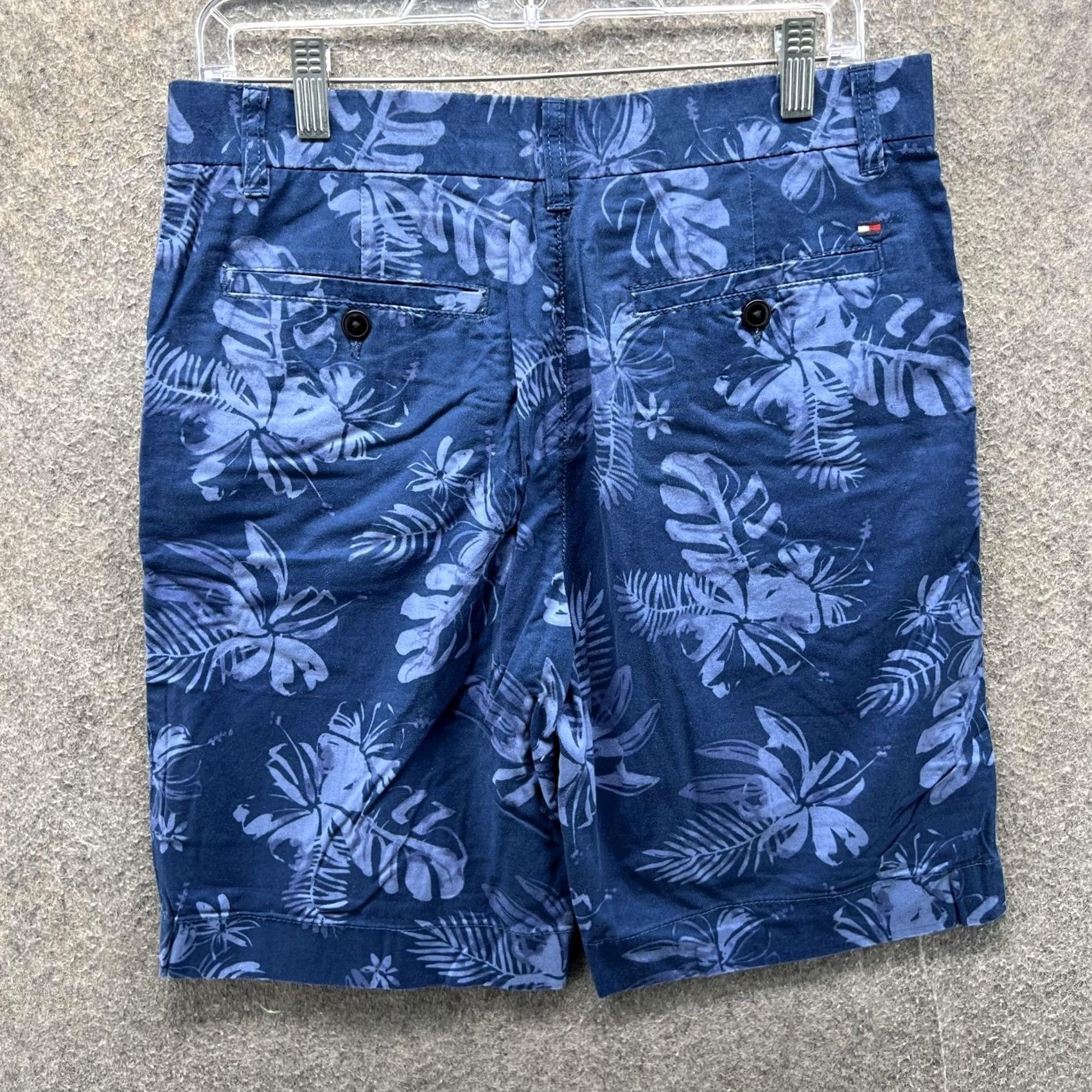 Tommy Hilfiger Tommy Hilfiger Shorts Mens 30 Blue Floral Chino Flat Front 10 Inseam Casual Size US 30 / EU 46 - 7 Thumbnail