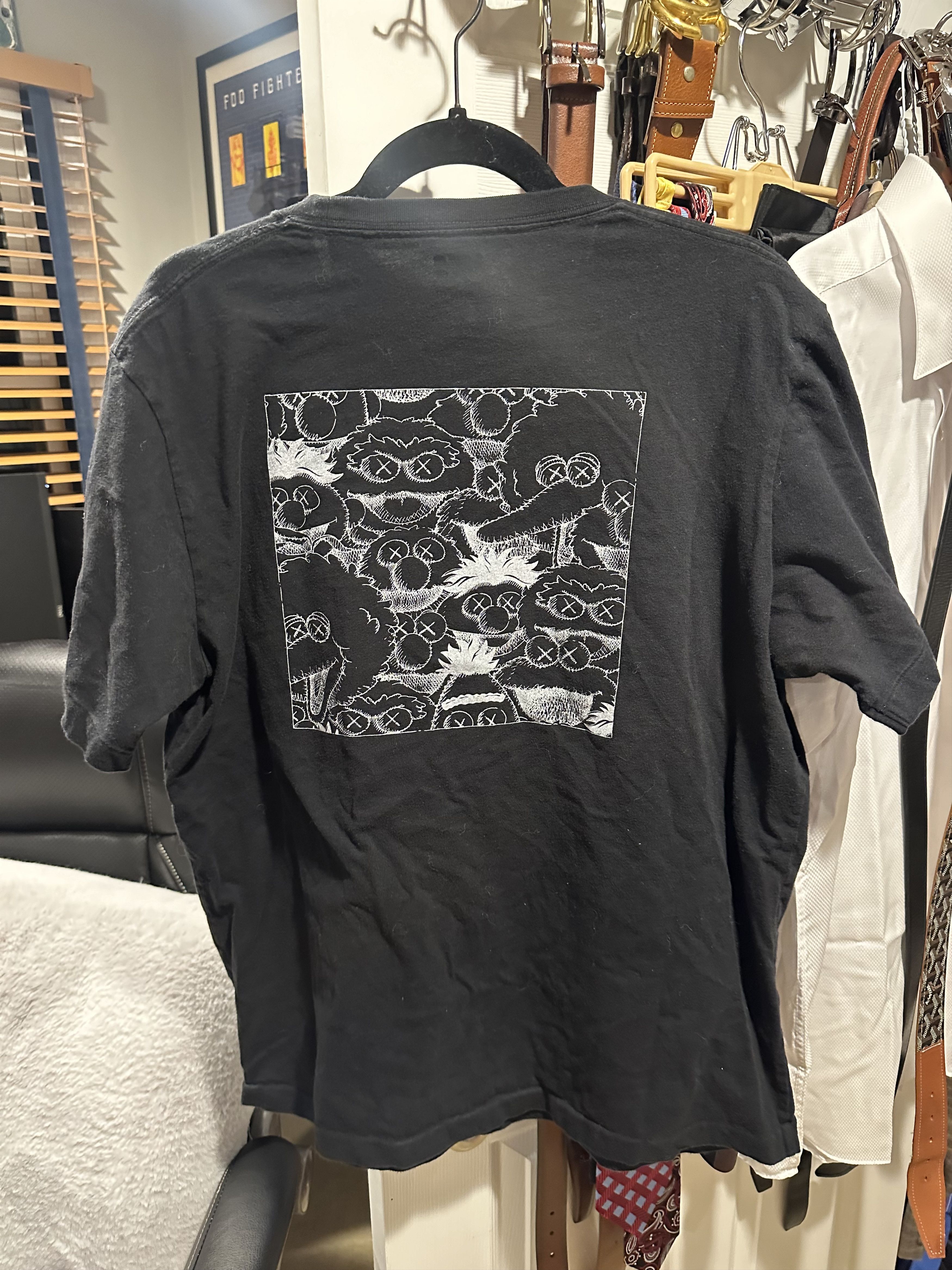 Kaws × Uniqlo Kaws x Sesame Street x Uniqlo collaboration T Shirt Size US L / EU 52-54 / 3 - 1 Thumbnail