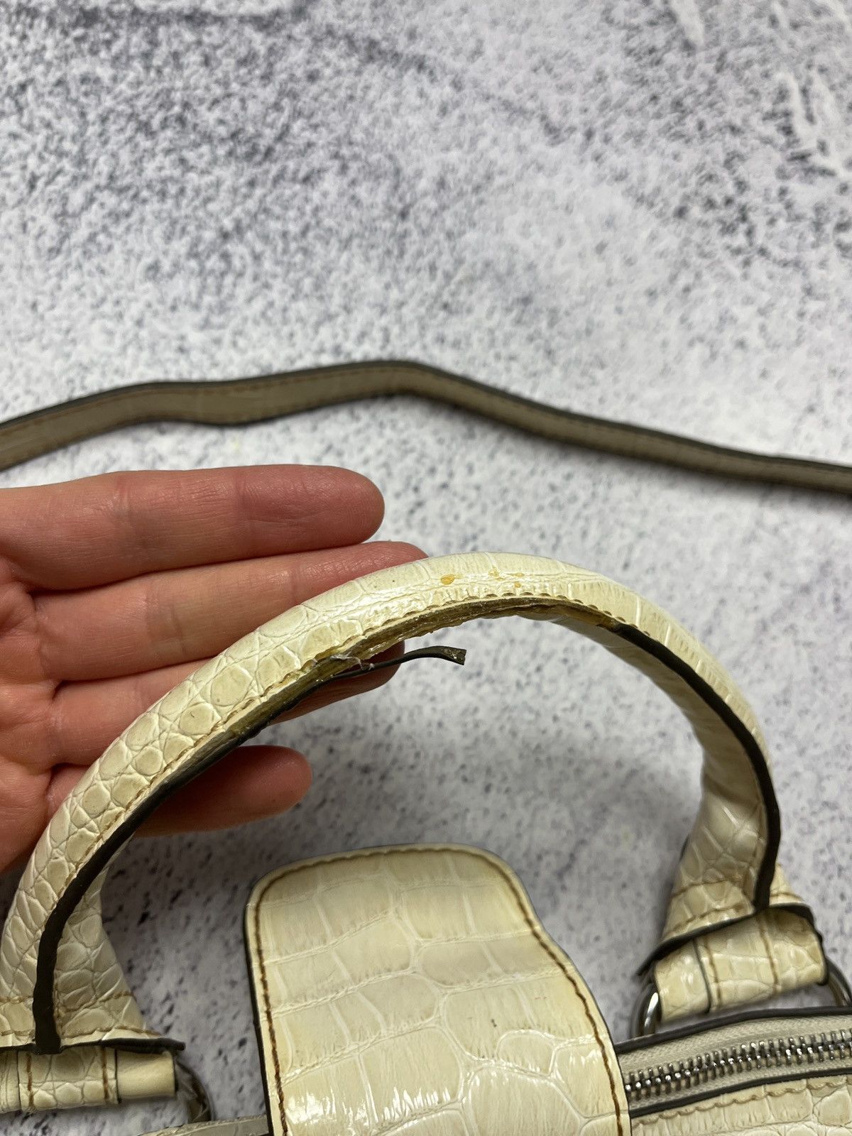 Guess Guess Vintage Buckle Logo Shoulder Bag 00’s Y2k Avant Garde Size ONE SIZE - 15 Thumbnail