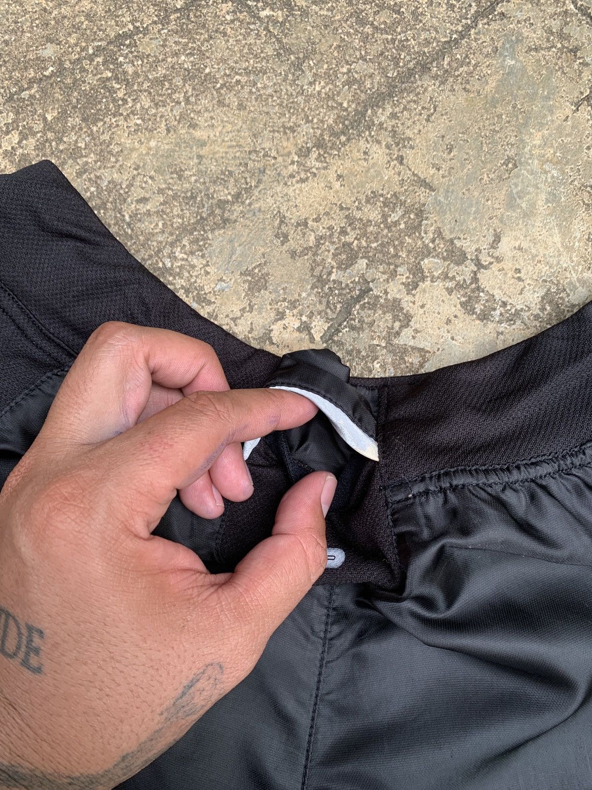 Puma Puma Training and Running Hologram Graphic Logo Shorts Size 27" / US 4 / IT 40 - 6 Thumbnail