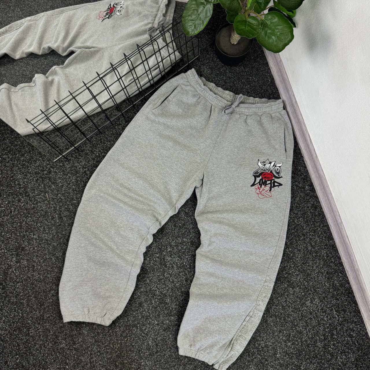 Ecko Unltd. Ecko Unltd Joggers streetwear sweatpants sk8 rap baggy fit Size US 34 / EU 50 - 1 Thumbnail