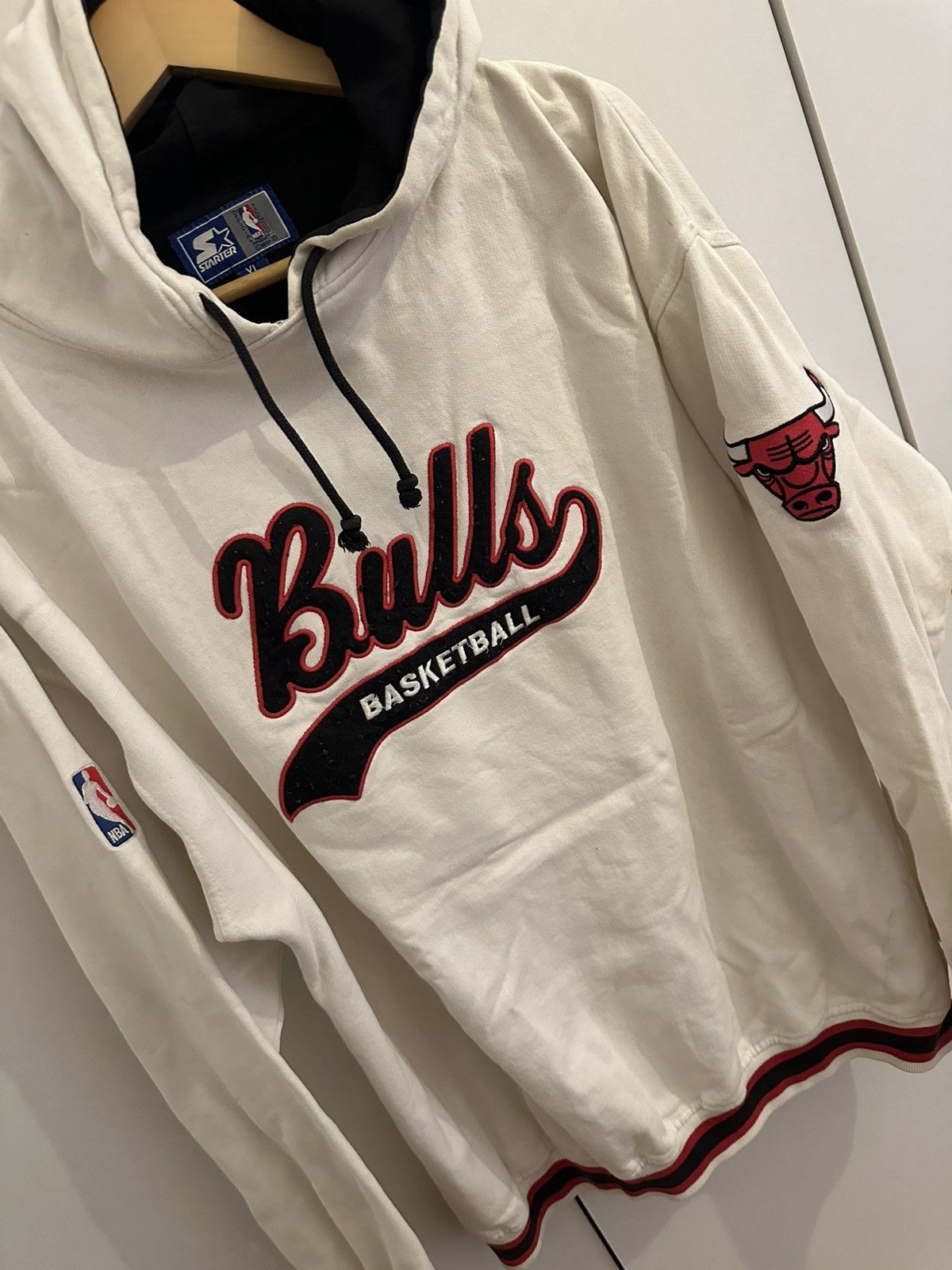 Starter Starter Hoodie Pullover Chicago Bulls Size XL NBA Vintage Size US XL / EU 56 / 4 - 5 Thumbnail
