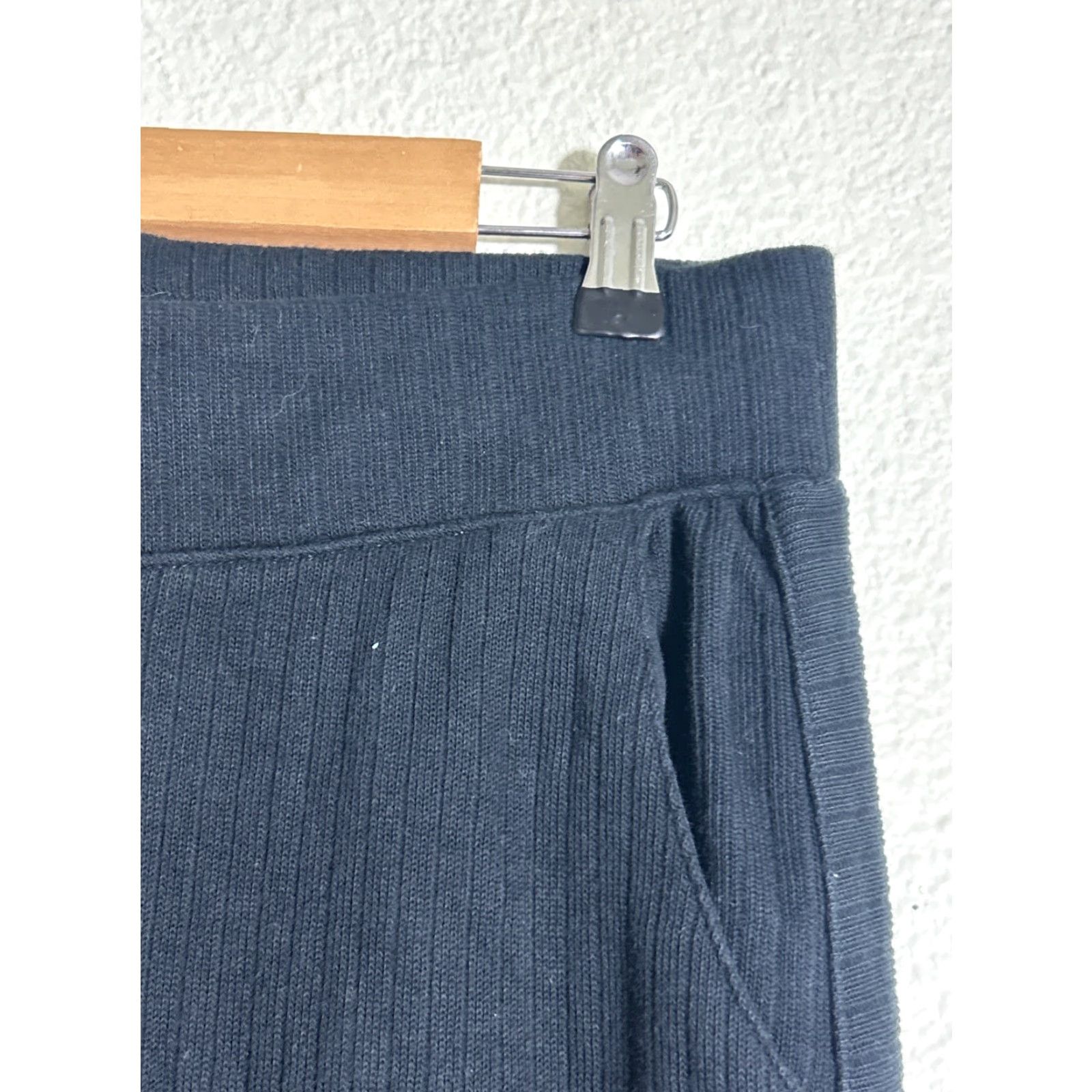 Nike Nike Womens Black Cropped Ribbed Athletic Pants M Size 32" / US 10 / IT 46 - 5 Thumbnail