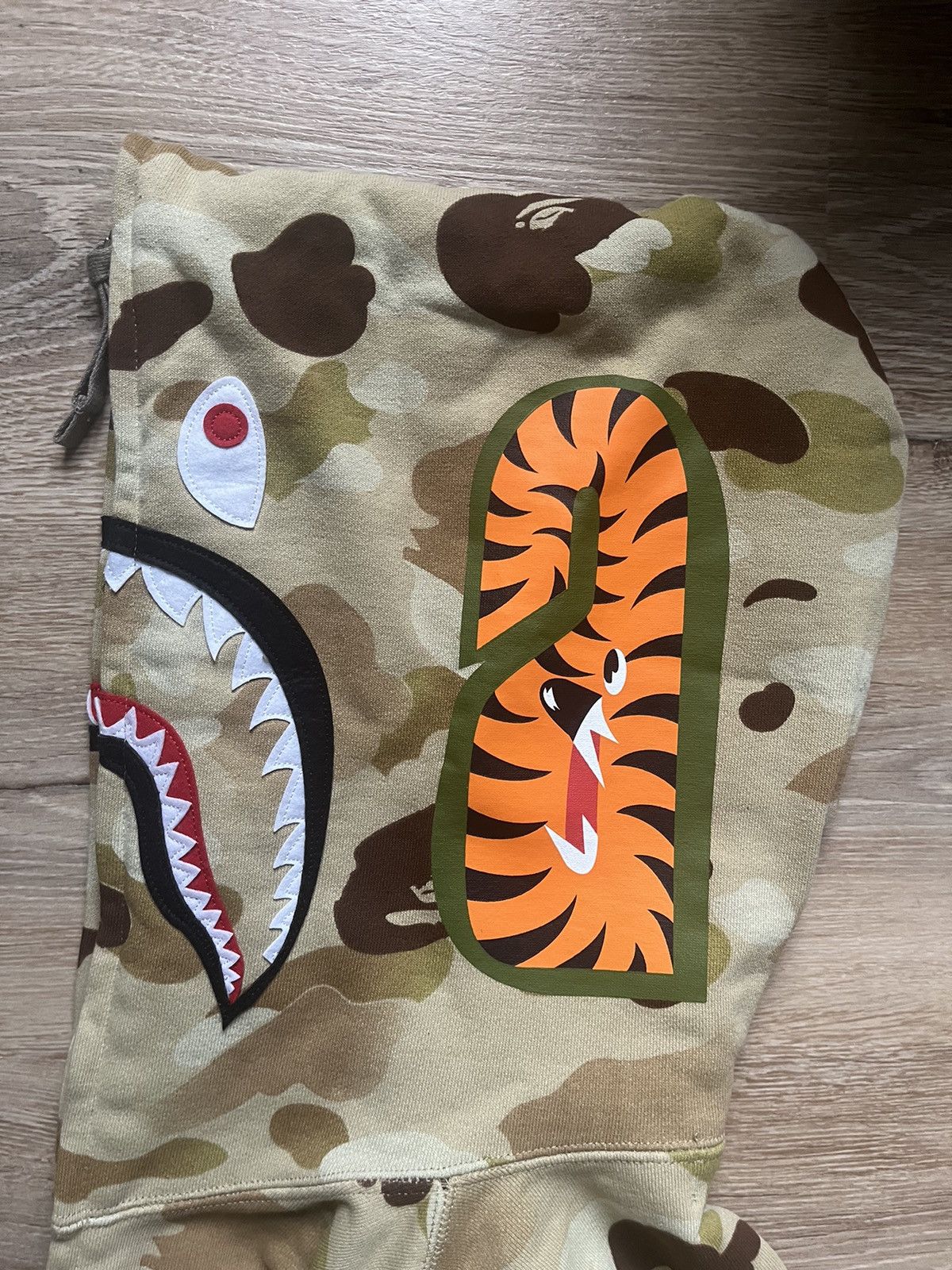 Bape Babe shark camo hoodie luxury designer streetwear y2k rare Size US S / EU 44-46 / 1 - 6 Thumbnail