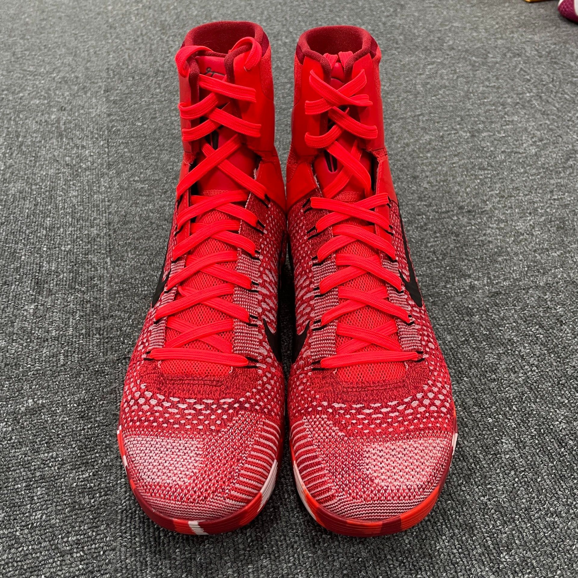 Nike Nike Kobe 9 Elite Christmas Men's Red High Top Bball 43 2014 Size US 10 / EU 43 - 2 Thumbnail