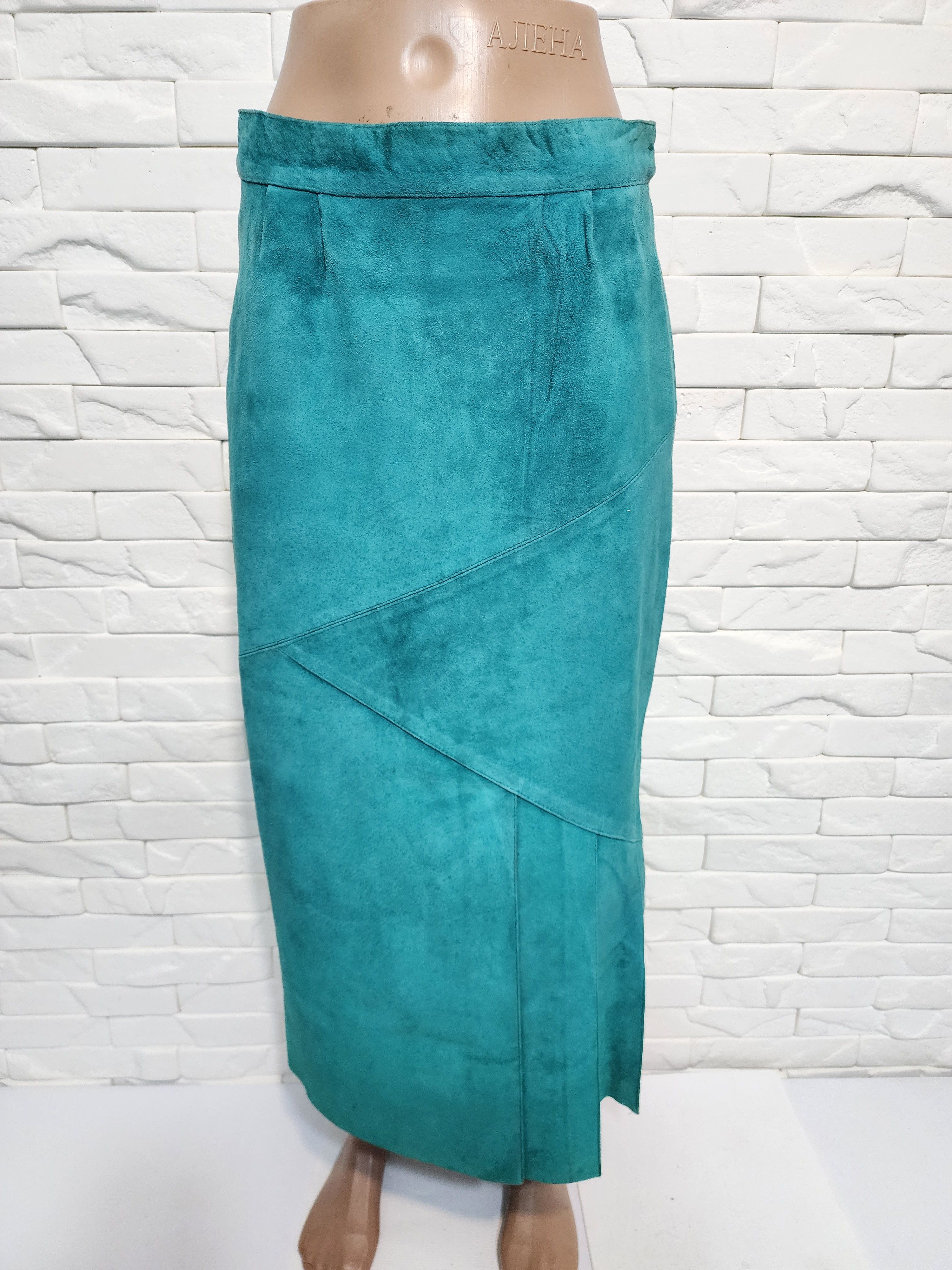 Genuine Leather Green Suede Leather Skirt: 1970s A-Line Size 28" / US 6 / IT 42 - 1 Thumbnail