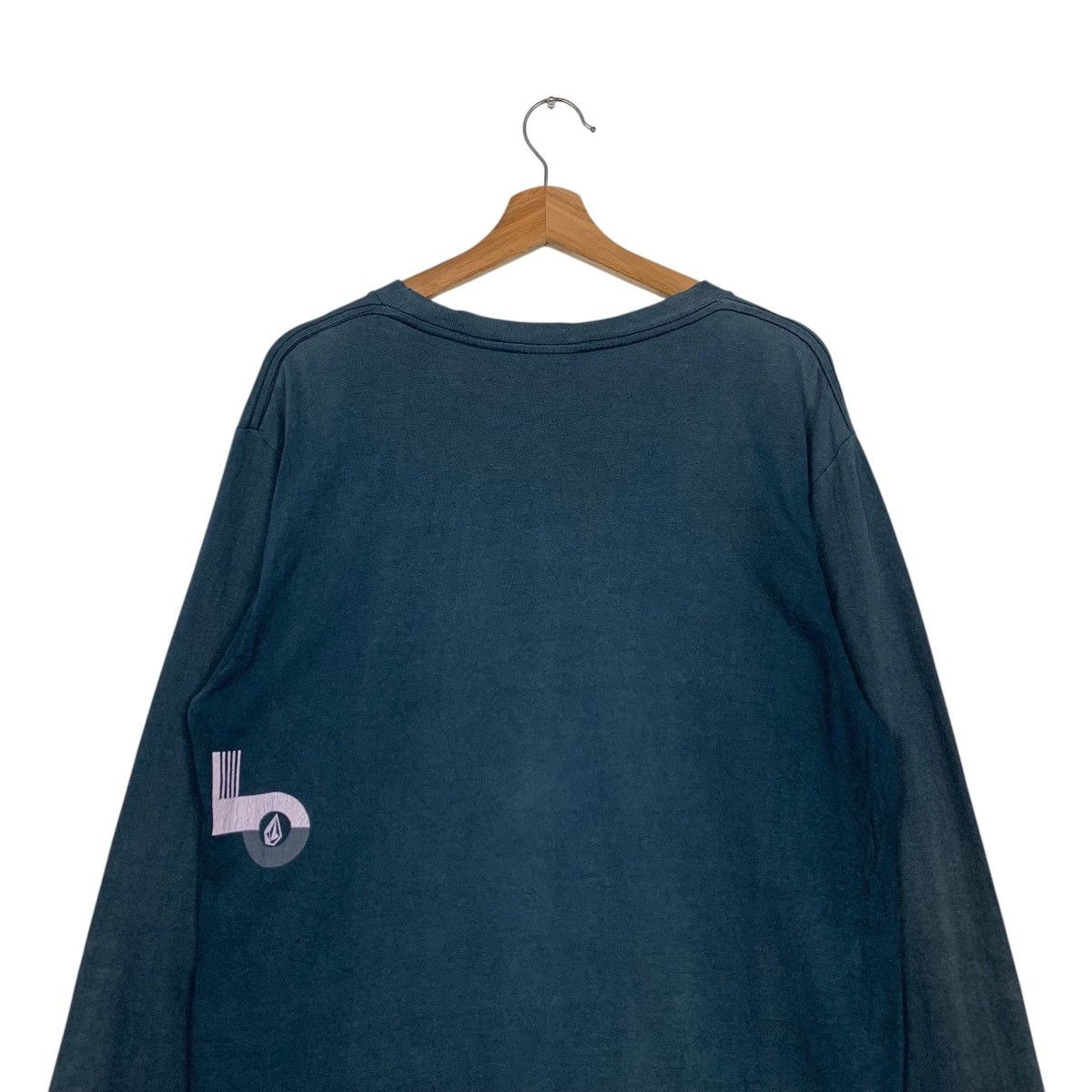 Volcom 90’s Trashed VOLCOM Big Logo Long Sleeve Tees #2603-C117 Size US M / EU 48-50 / 2 - 8 Thumbnail