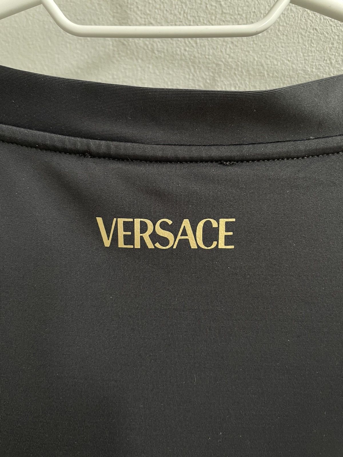 Versace RARE Versace Greca-trim T shirt Tee Black Size US M / EU 48-50 / 2 - 13 Thumbnail