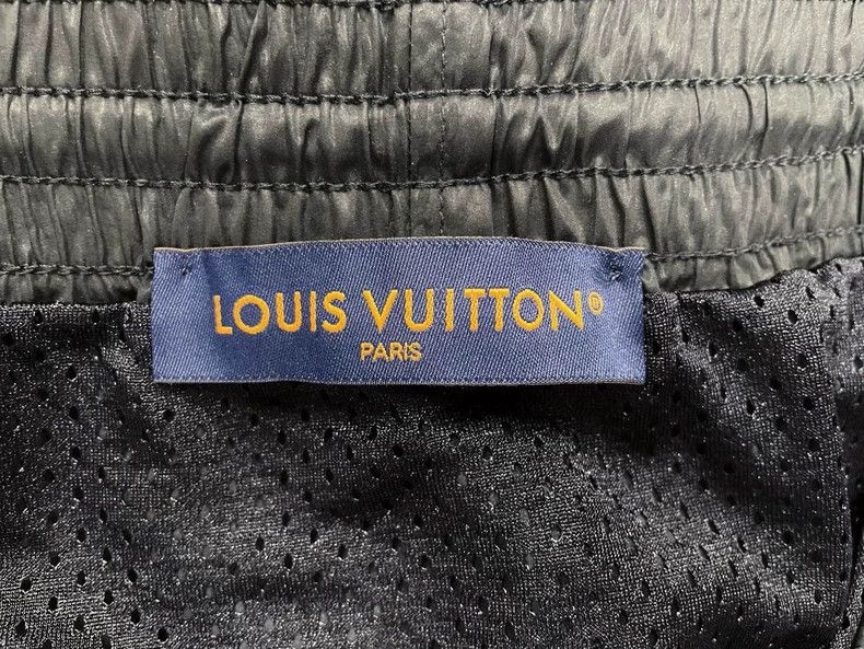Louis Vuitton Louis Vuitton size m SS25 25 Early Spring Solid Elastic Tr Size US 30 / EU 46 - 7 Thumbnail