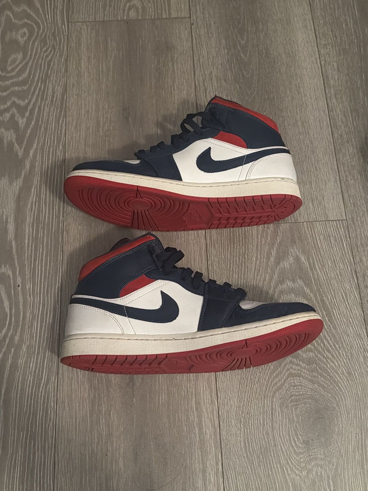 Jordan Brand Jordan 1 mid se olympic Size US 10.5 / EU 43-44 - 2 Thumbnail