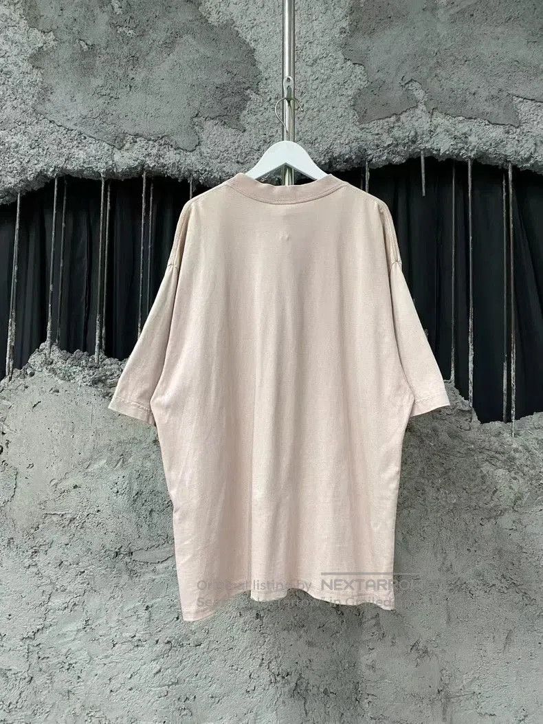 Balenciaga Balenciaga Beige Reversed Logo T-shirt. Size US M / EU 48-50 / 2 - 2 Thumbnail