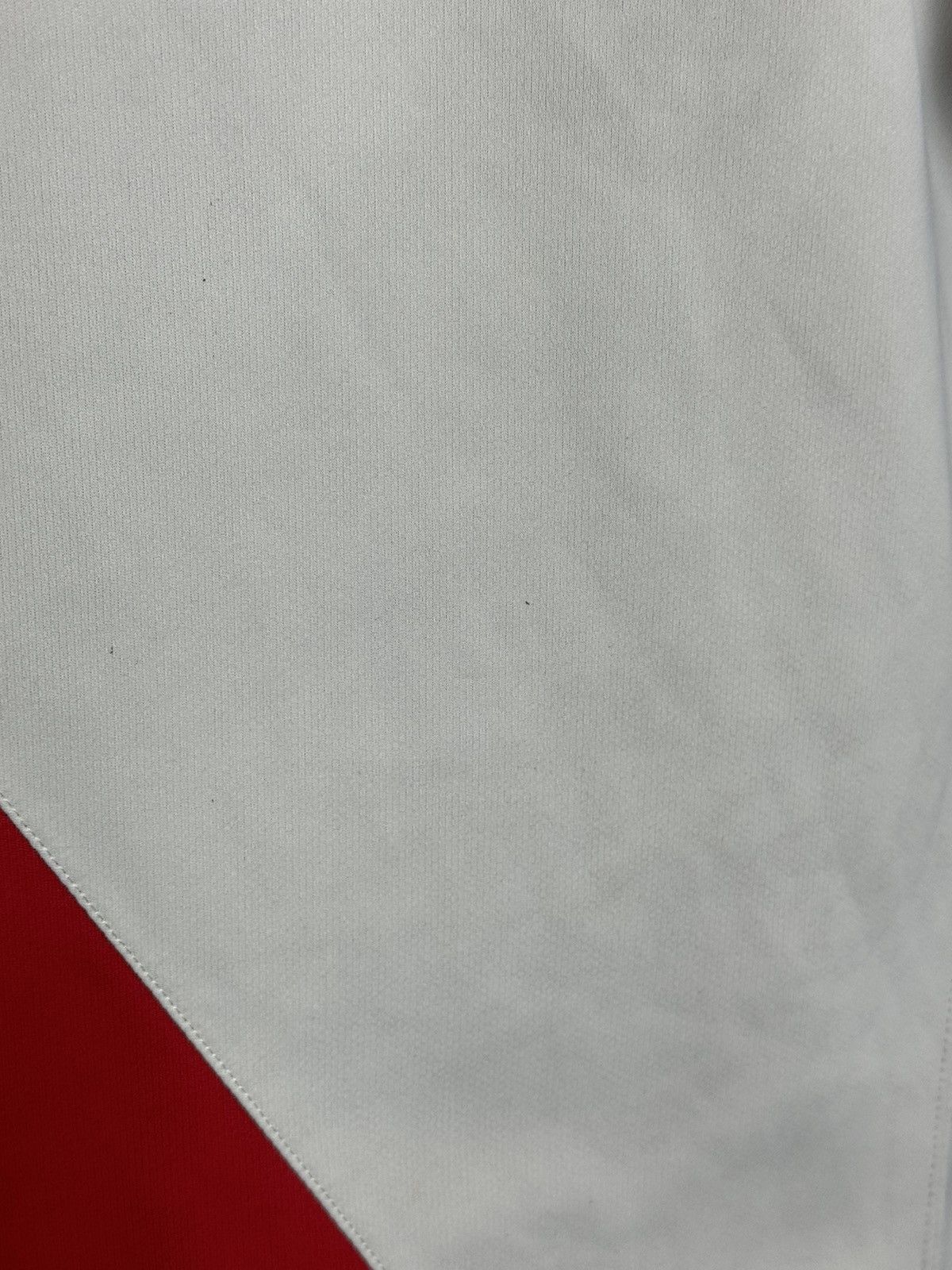 Umbro Southampton 10/11 Home Football Jersey Size US XL / EU 56 / 4 - 7 Thumbnail