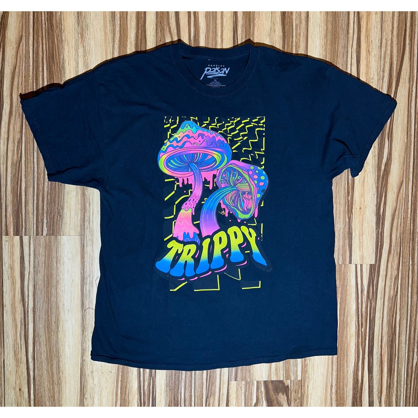 & Other Stories Poison Trippy Mushrooms Print Size XL Size US XL / EU 56 / 4 - 1 Thumbnail